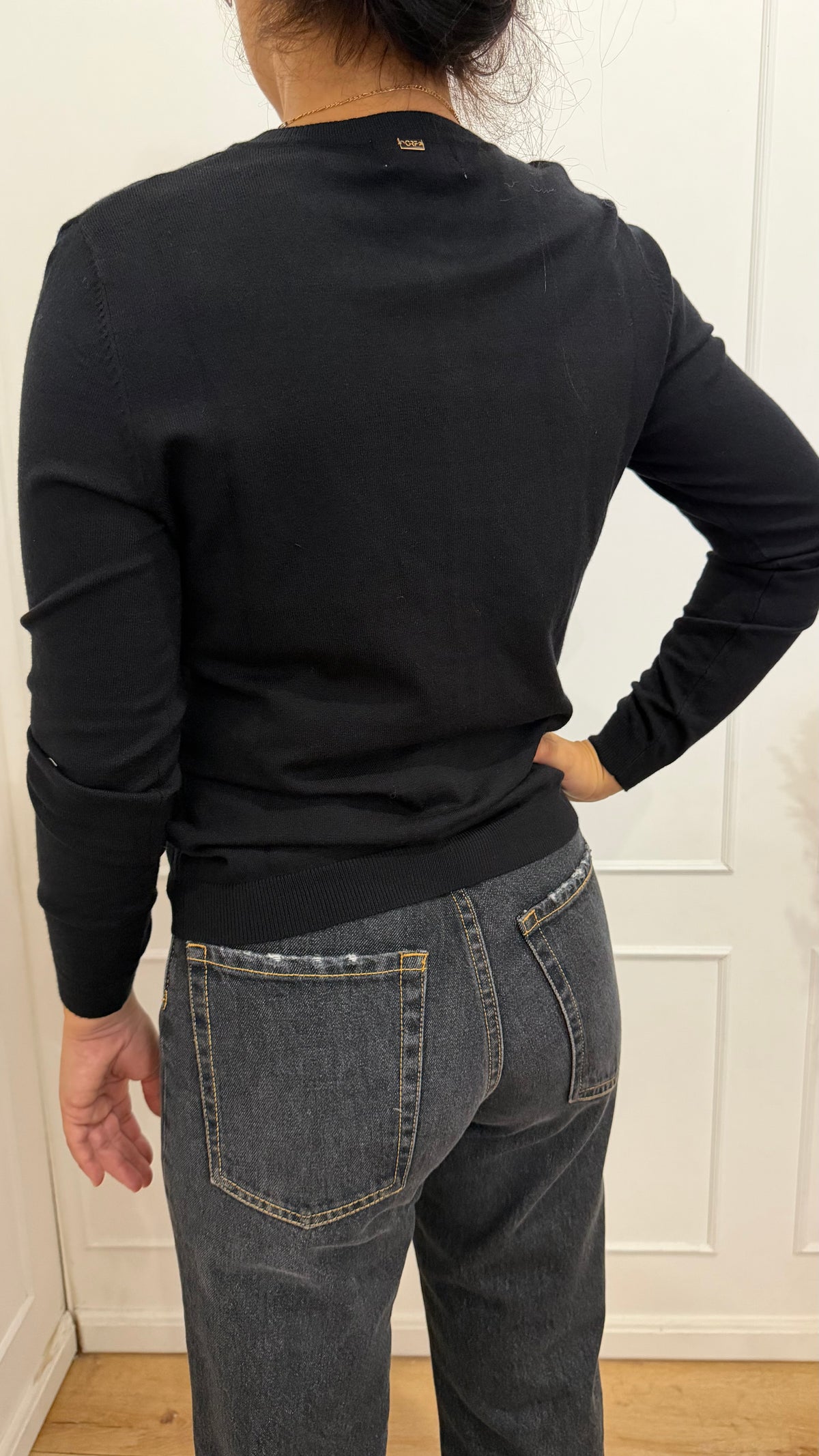 Cardigan paricollo nero basico in viscosa