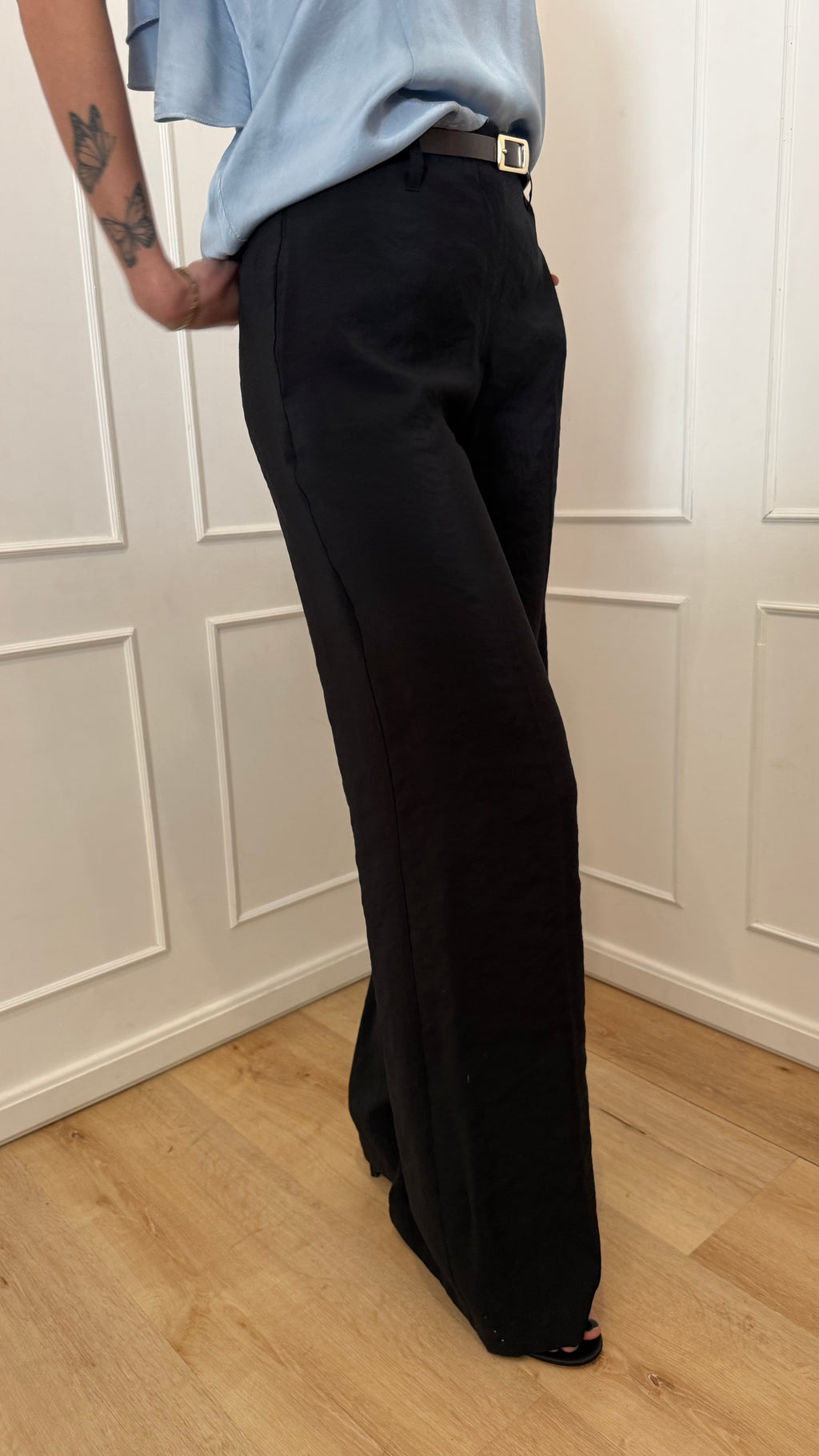 Pantalone palazzo nero con cintura  kontatto