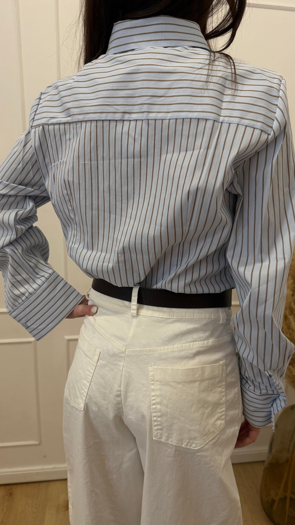 Camicia azzurra a righe con bottone gioiello Susy mix