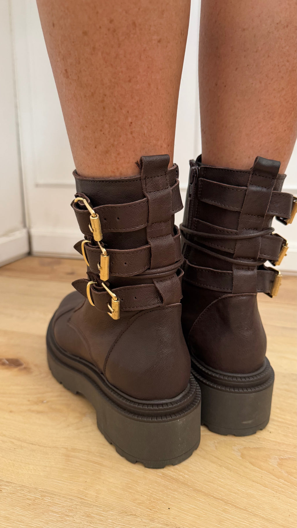 Anfibio moro con fibbie oro divine follie