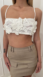 Top ricamo fiori Glamorous
