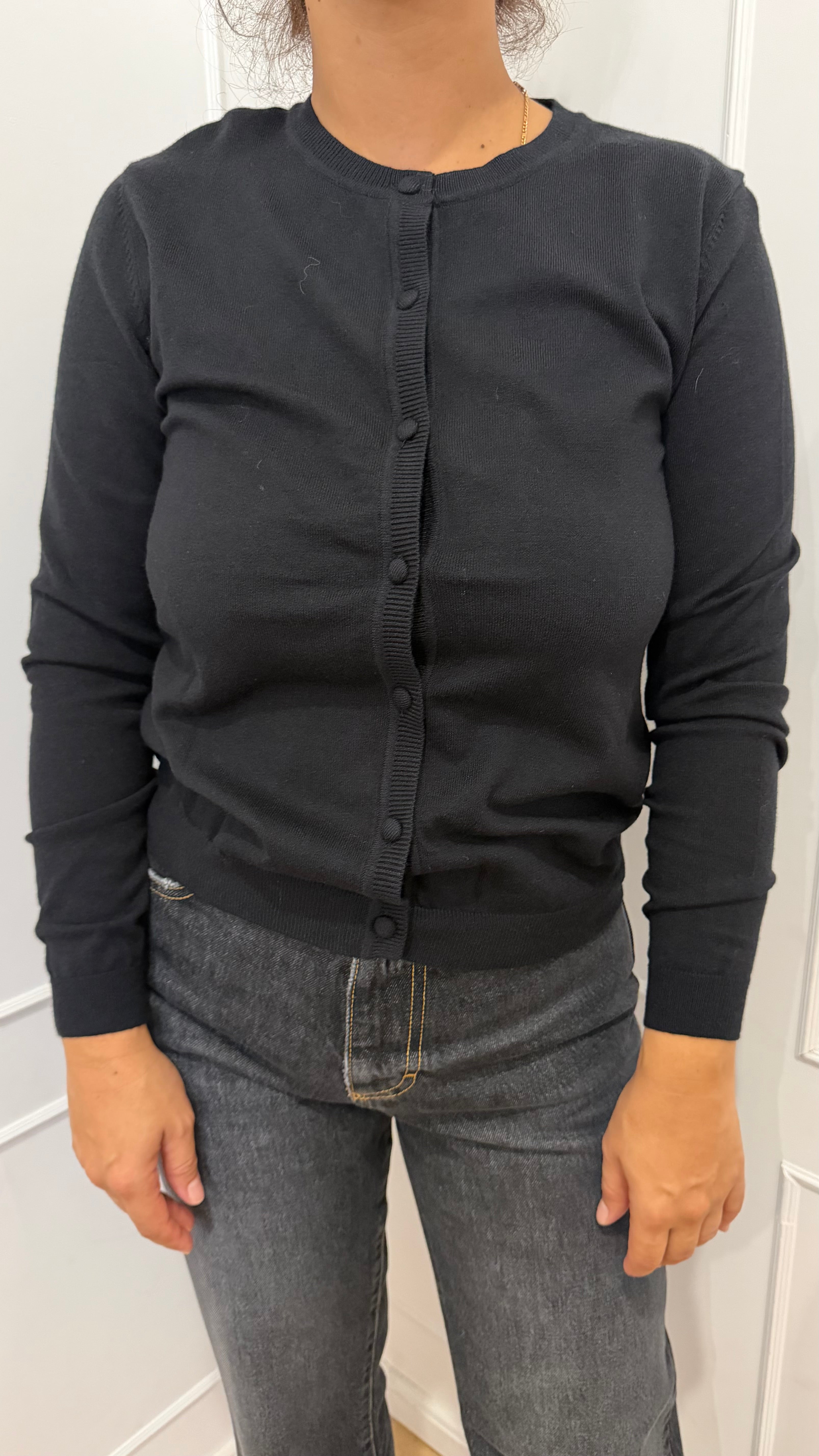 Cardigan paricollo nero basico in viscosa