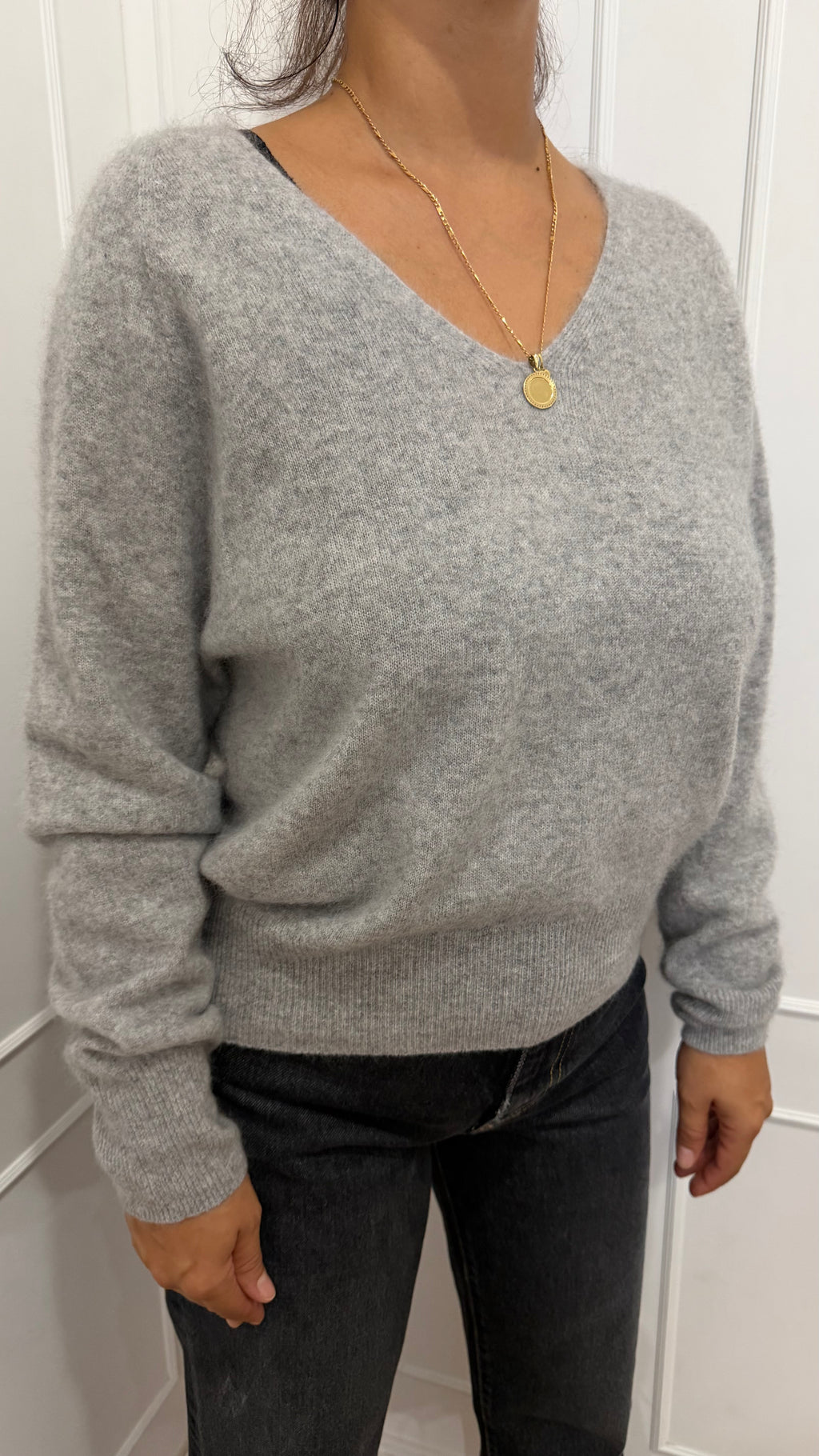 Maglia grigio scollo a V lana/cashmere senza cuciture