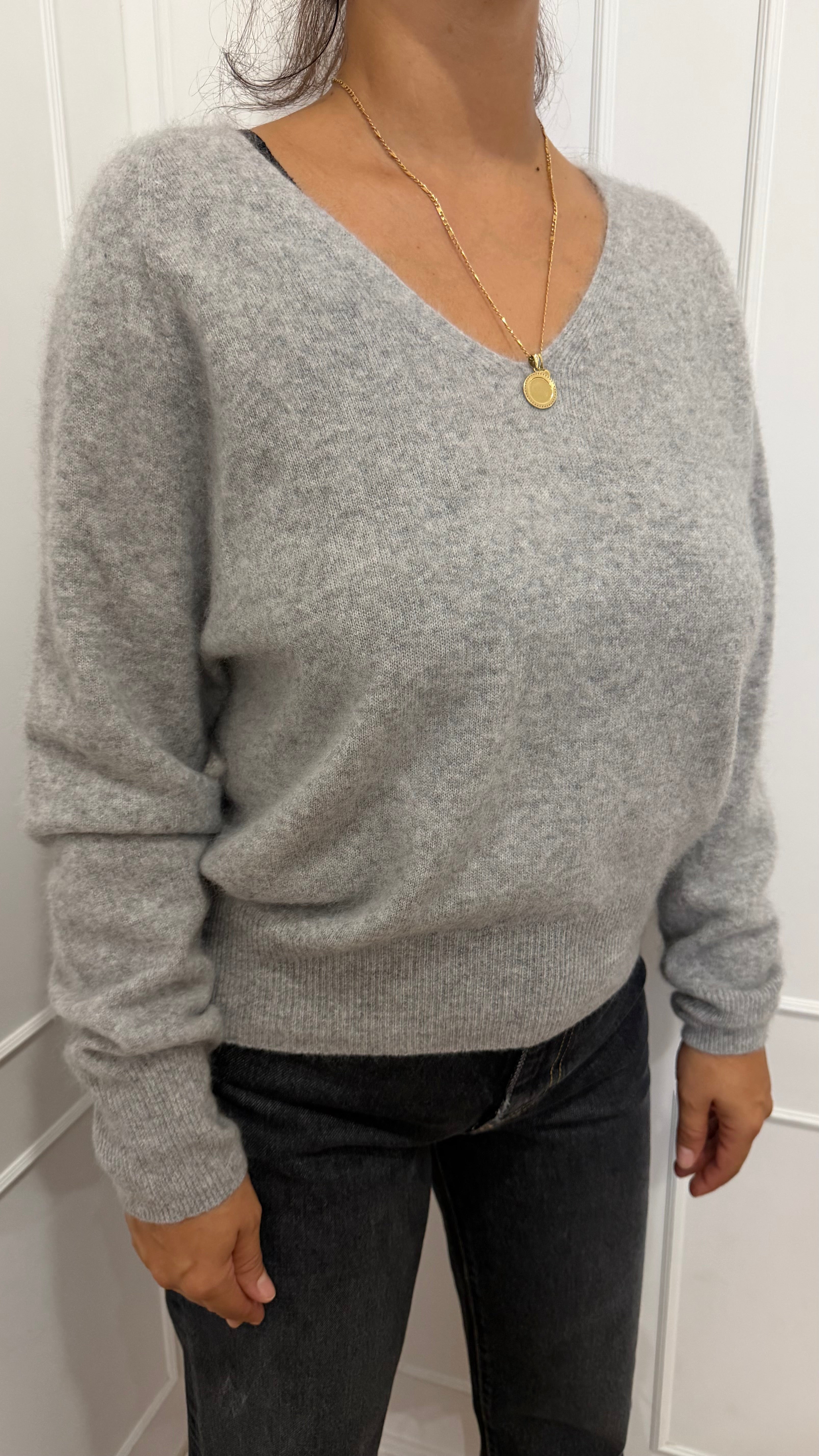 Maglia grigio scollo a V lana/cashmere senza cuciture