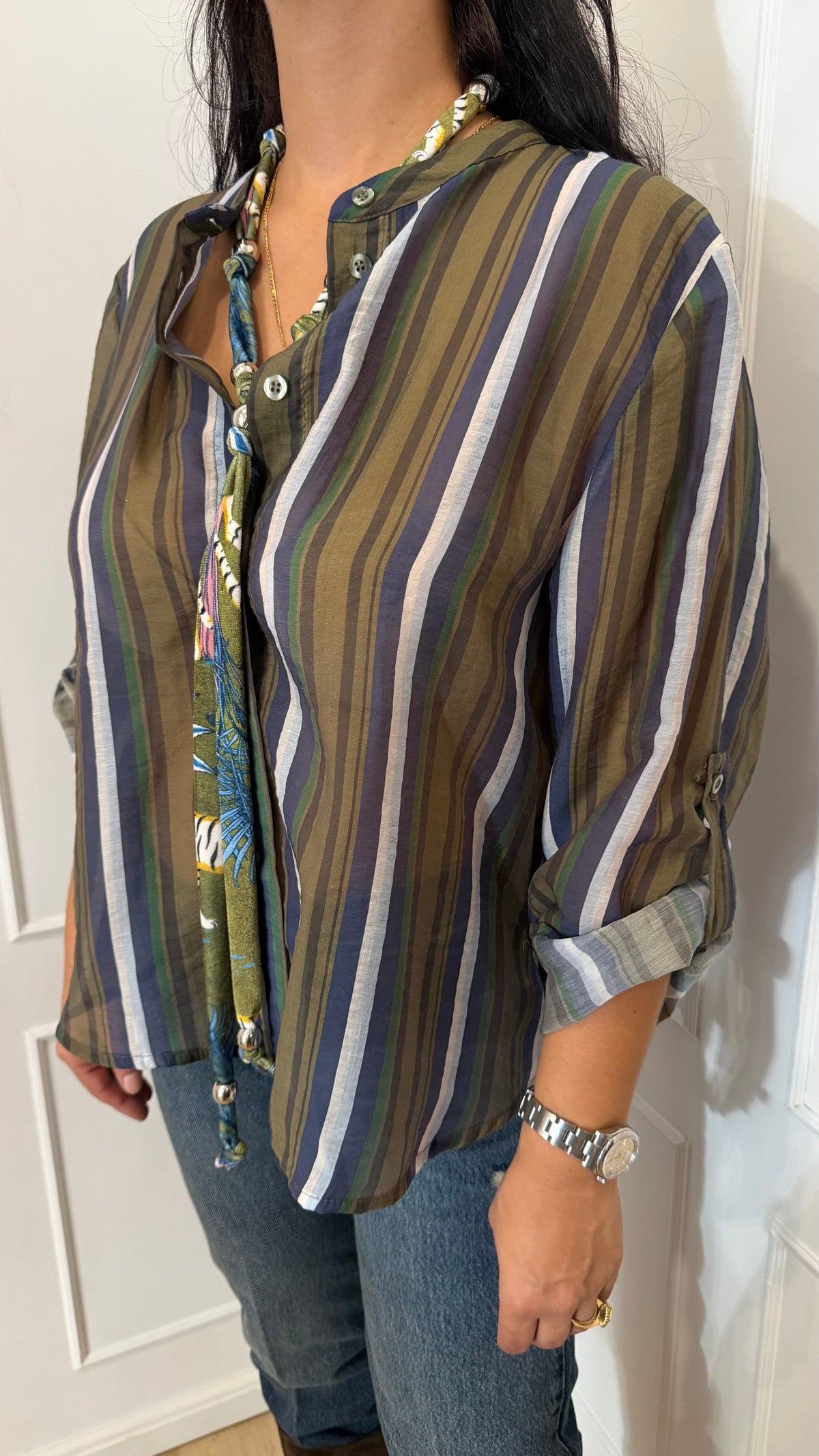 Camicia nomad con collana righe blu panna e verde  Haveone