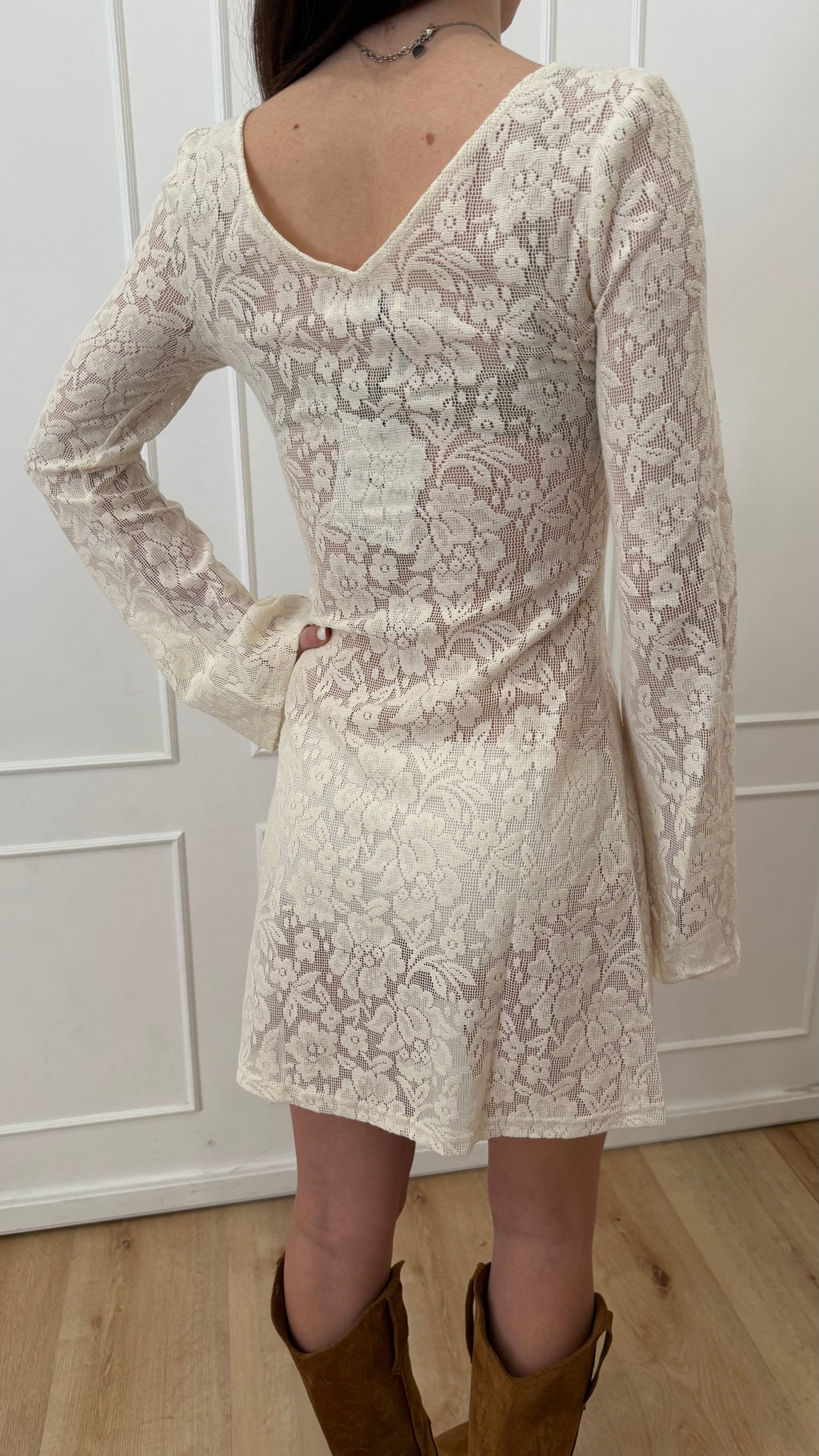 Abito corto ricamo Glamorous