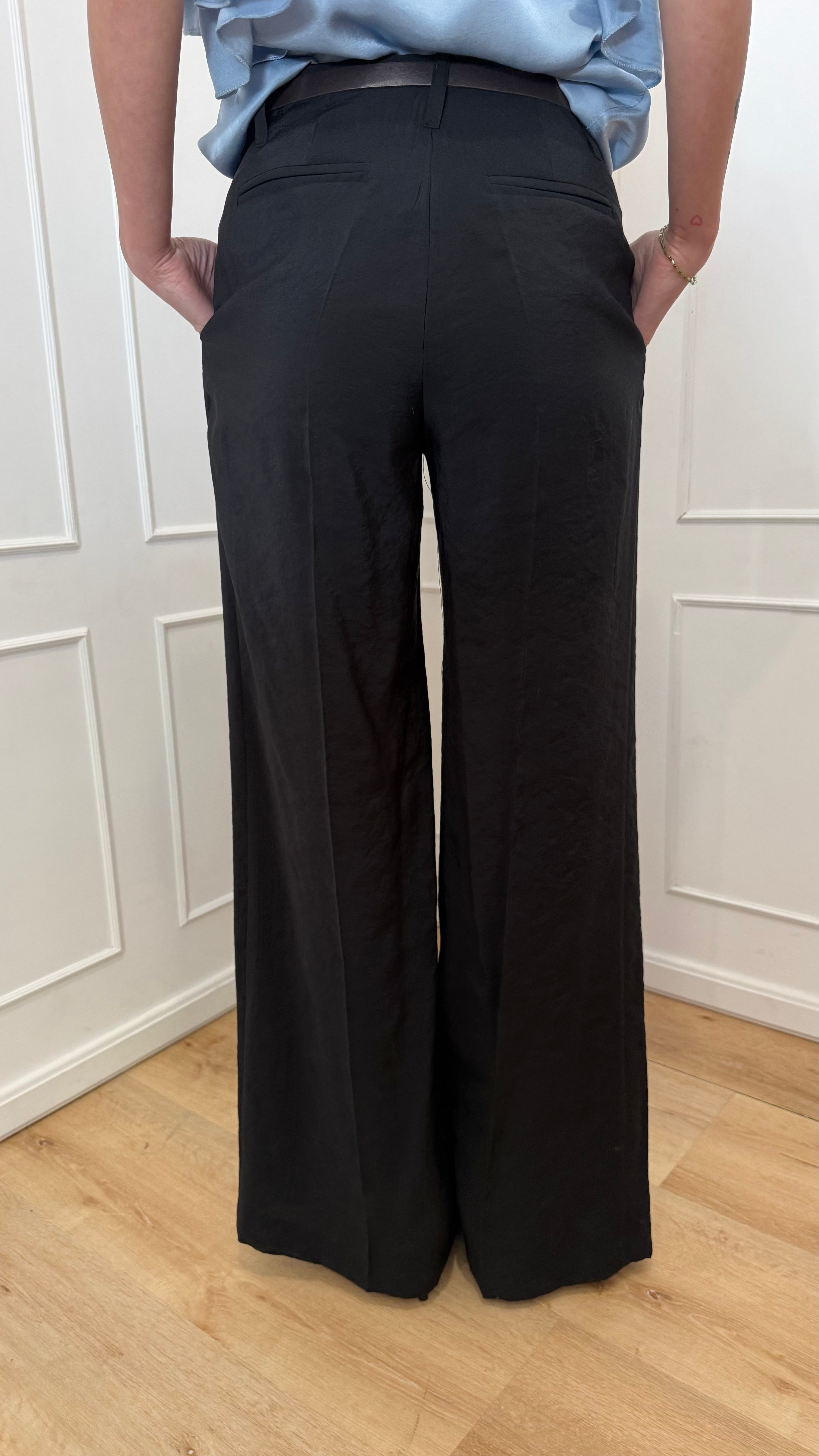 Pantalone palazzo nero con cintura  kontatto