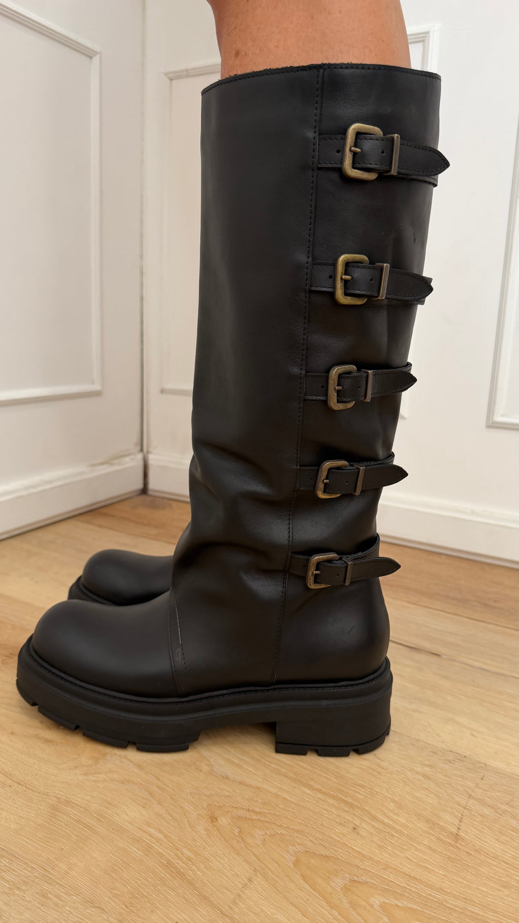 Anfibio alti con fibbie limite edition Divine Follie