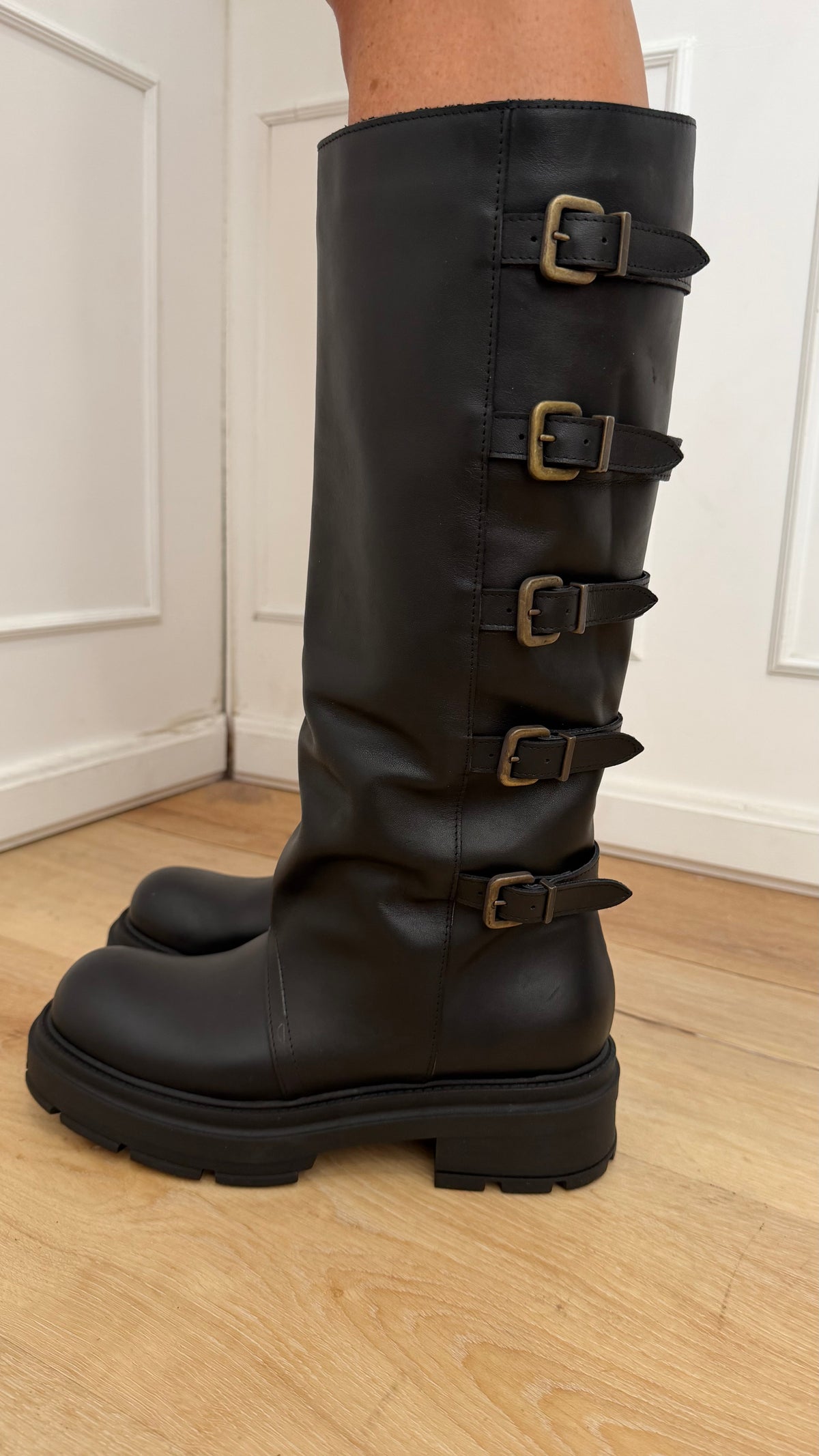 Anfibio alti con fibbie limite edition Divine Follie