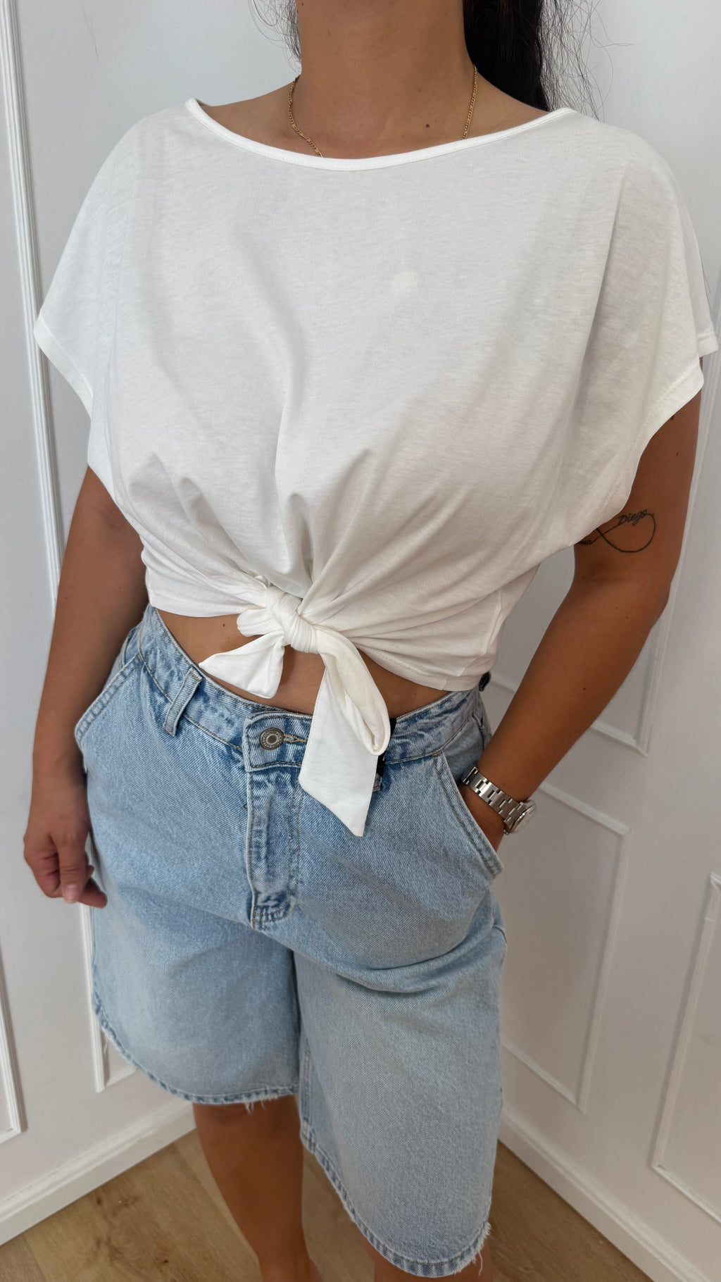 CROP top nodo bianca vicolo