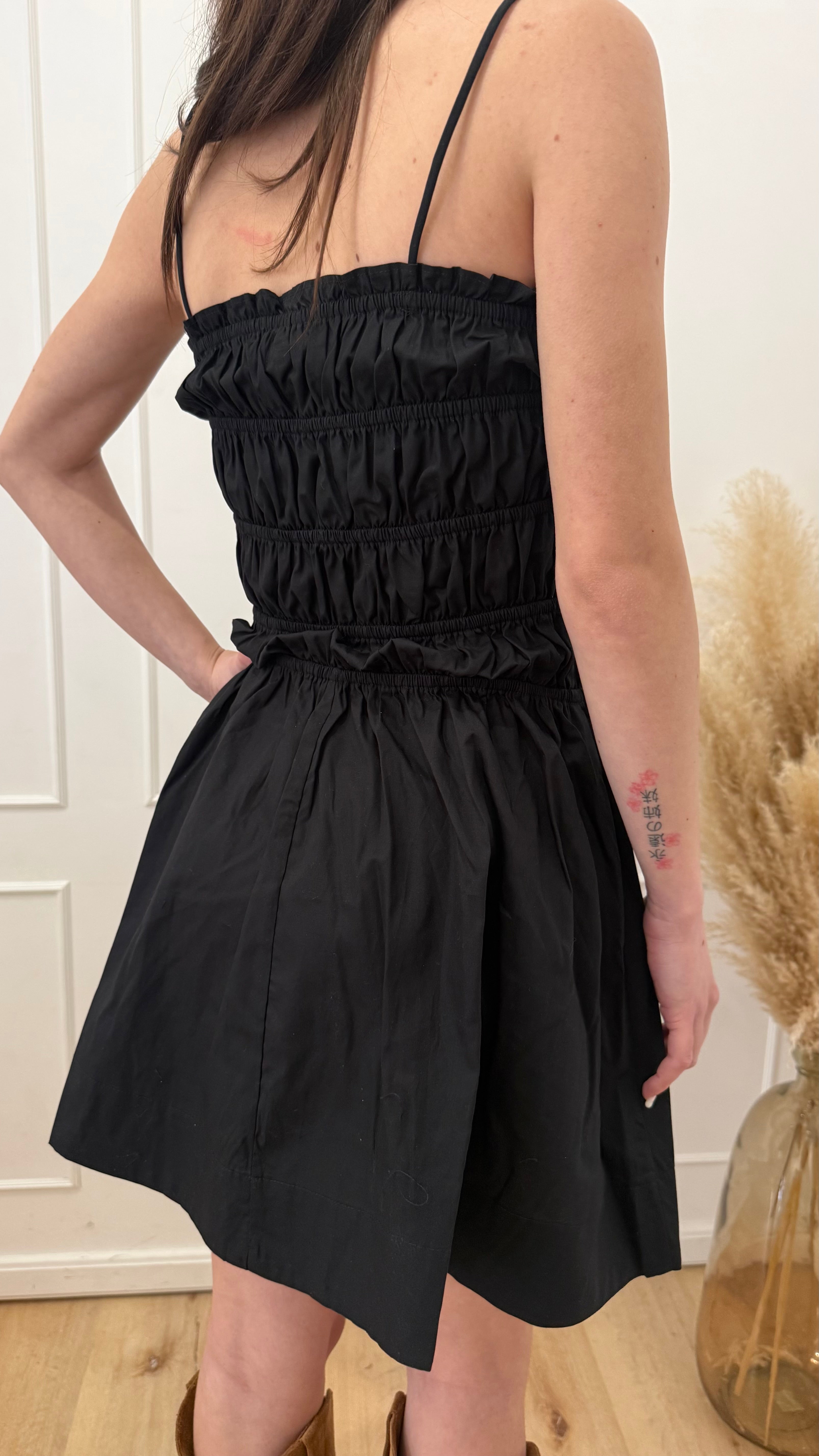Abito corto nero con Laccini Glamorous