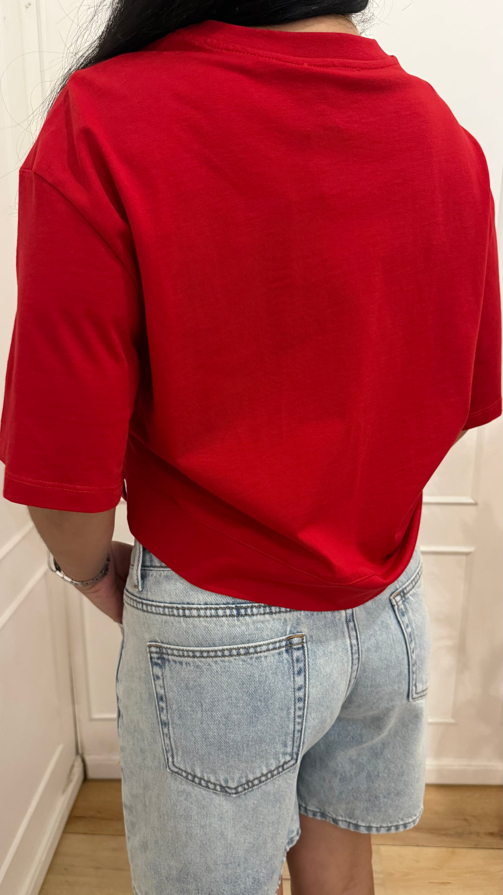 T-shirt rossa con punta laterale Vicolo