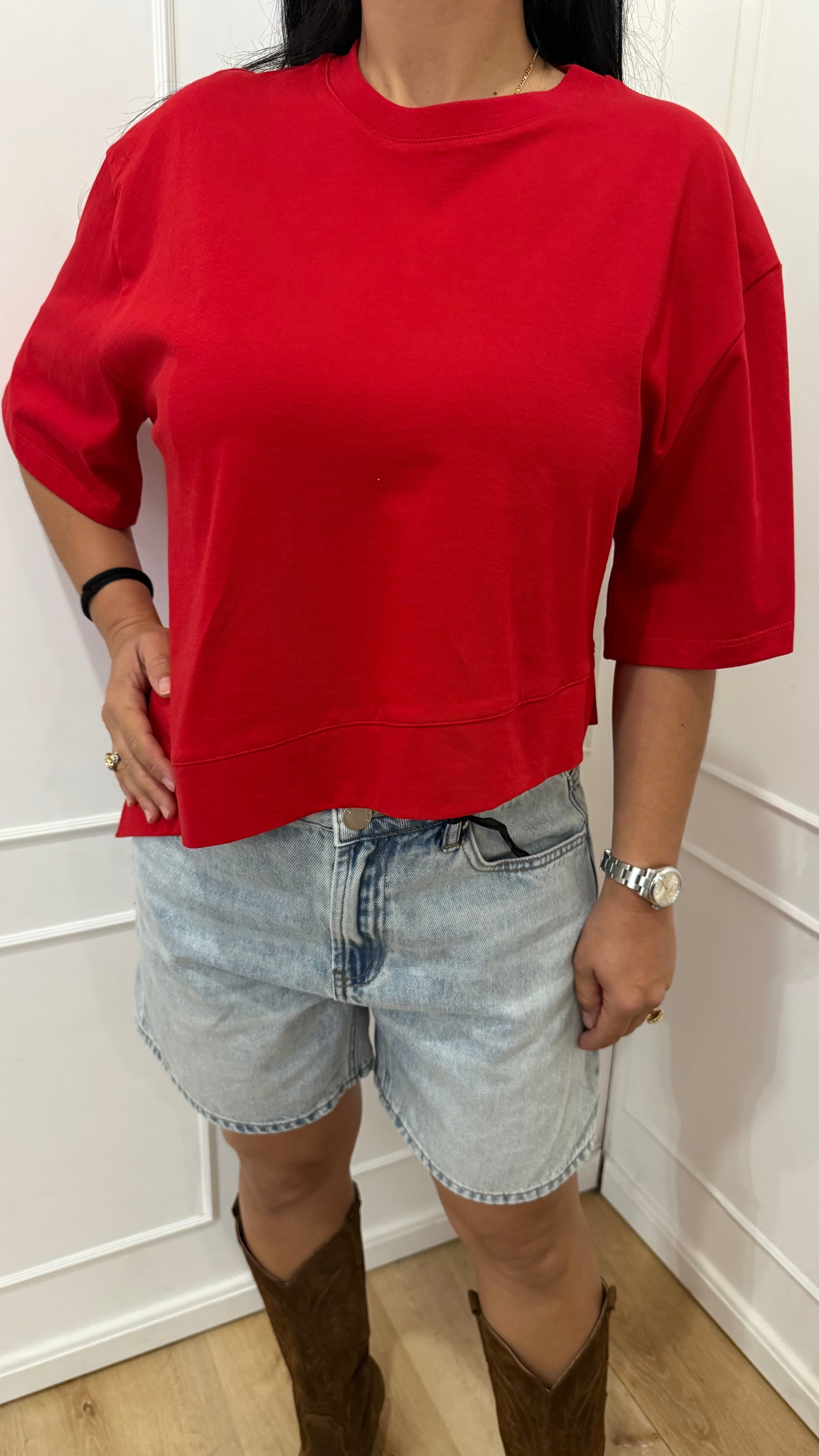T-shirt rossa con punta laterale Vicolo