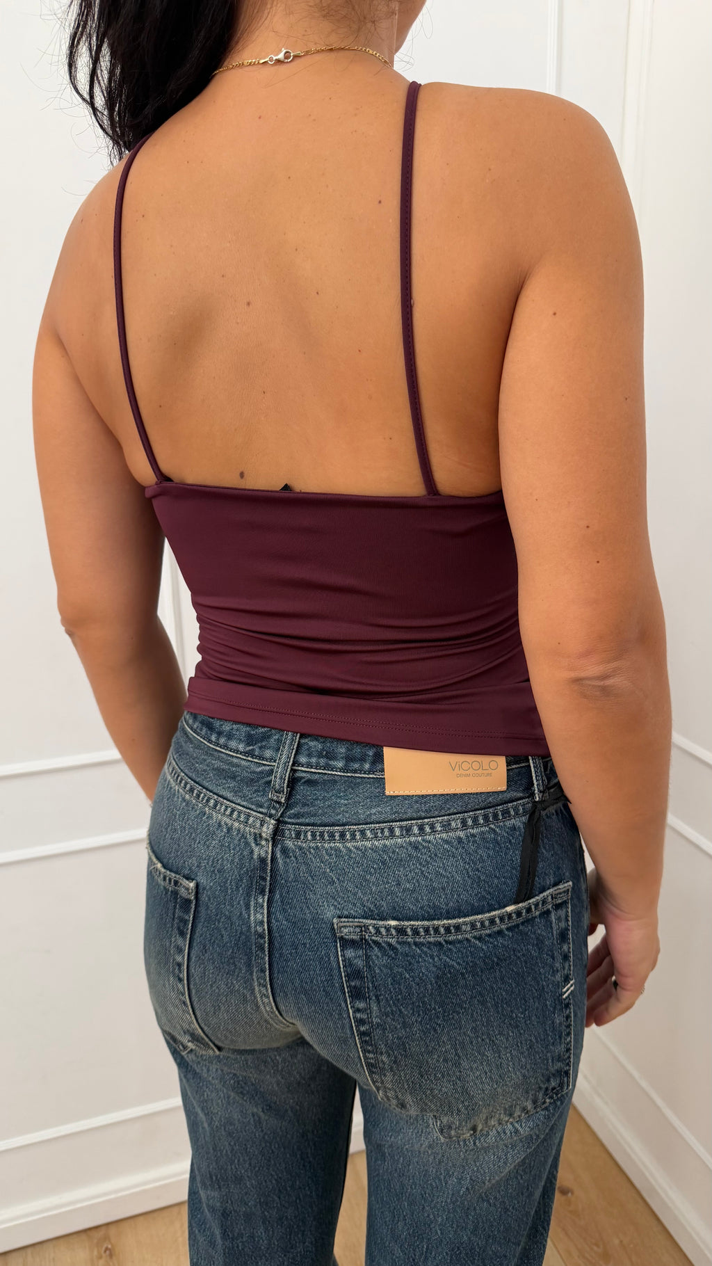 Top Cross elasticizzato bordeaux con scollo America Vicolo