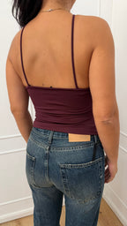Top Cross elasticizzato bordeaux con scollo America Vicolo