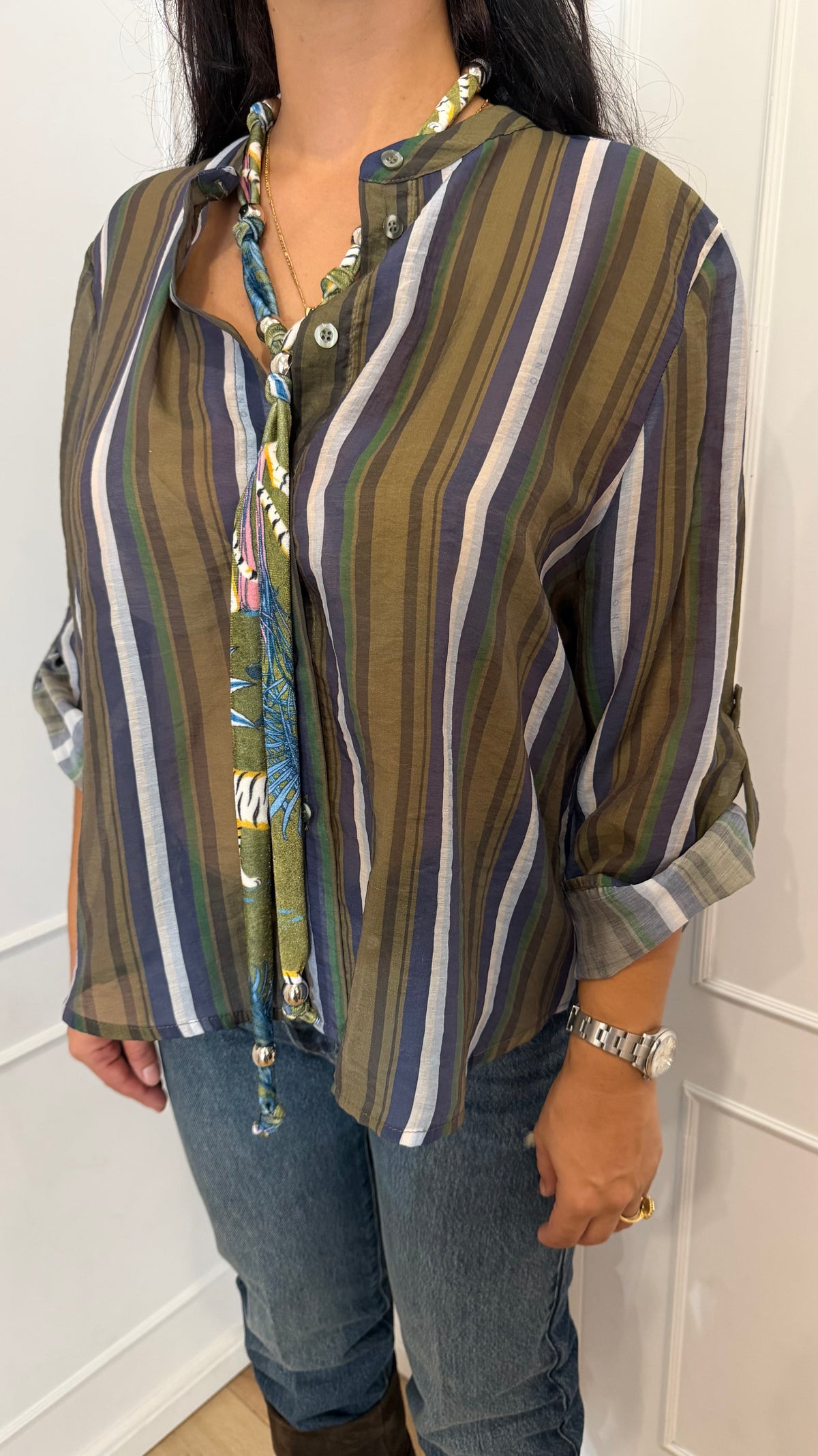 Camicia nomad con collana righe blu panna e verde  Haveone