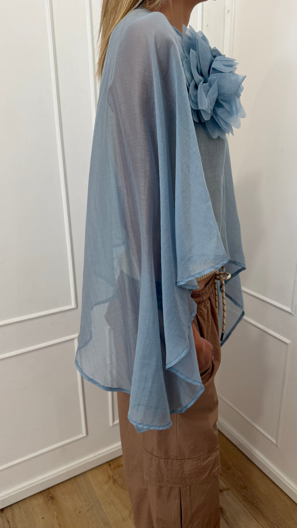 Mantella chiffon azzurra  kontatto