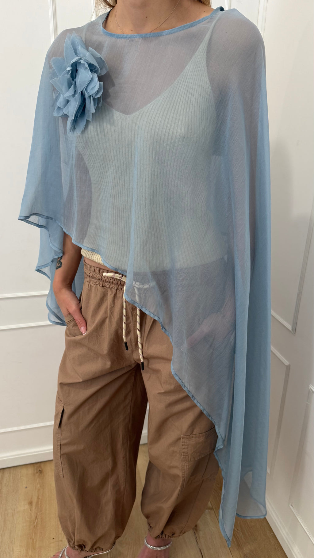Mantella chiffon azzurra  kontatto