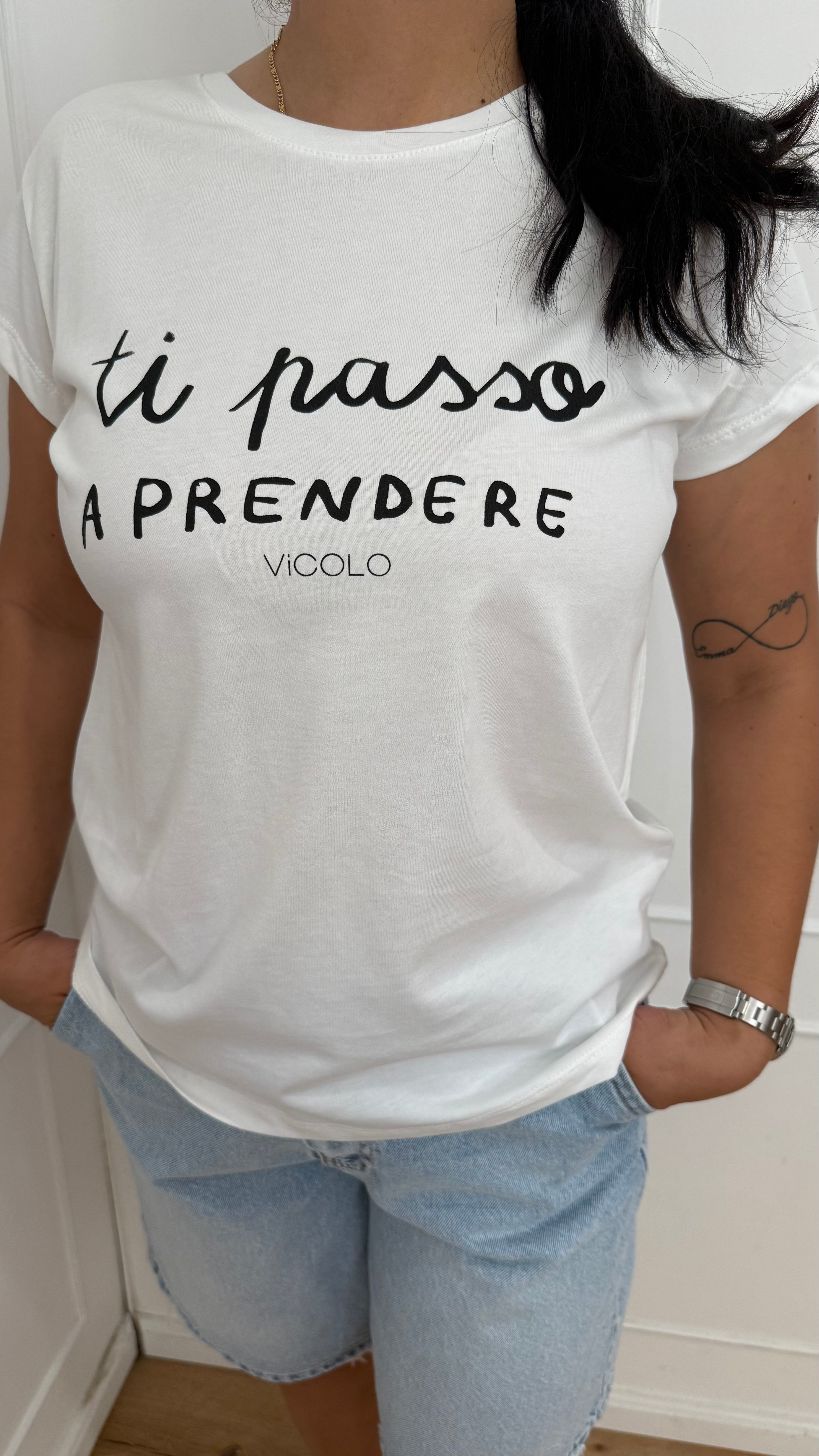 T shirt ti passo a prendere vicolo