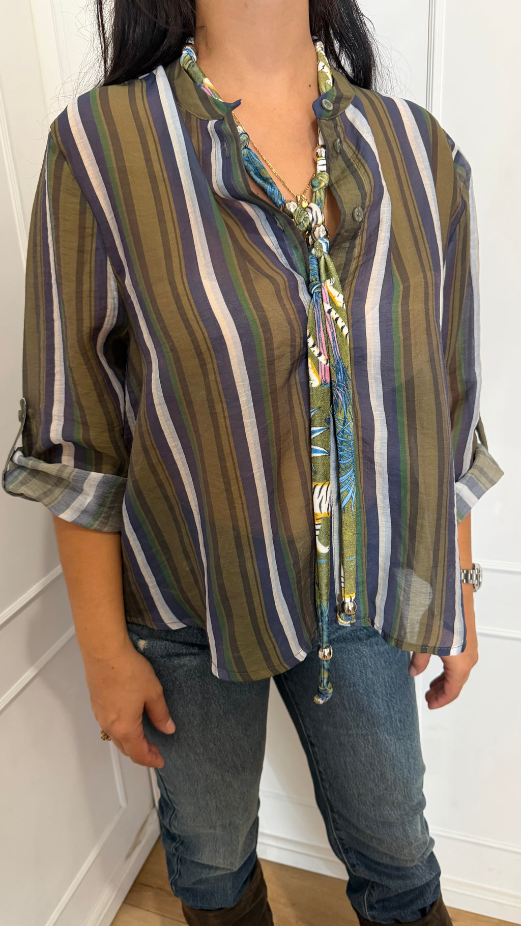 Camicia nomad con collana righe blu panna e verde  Haveone
