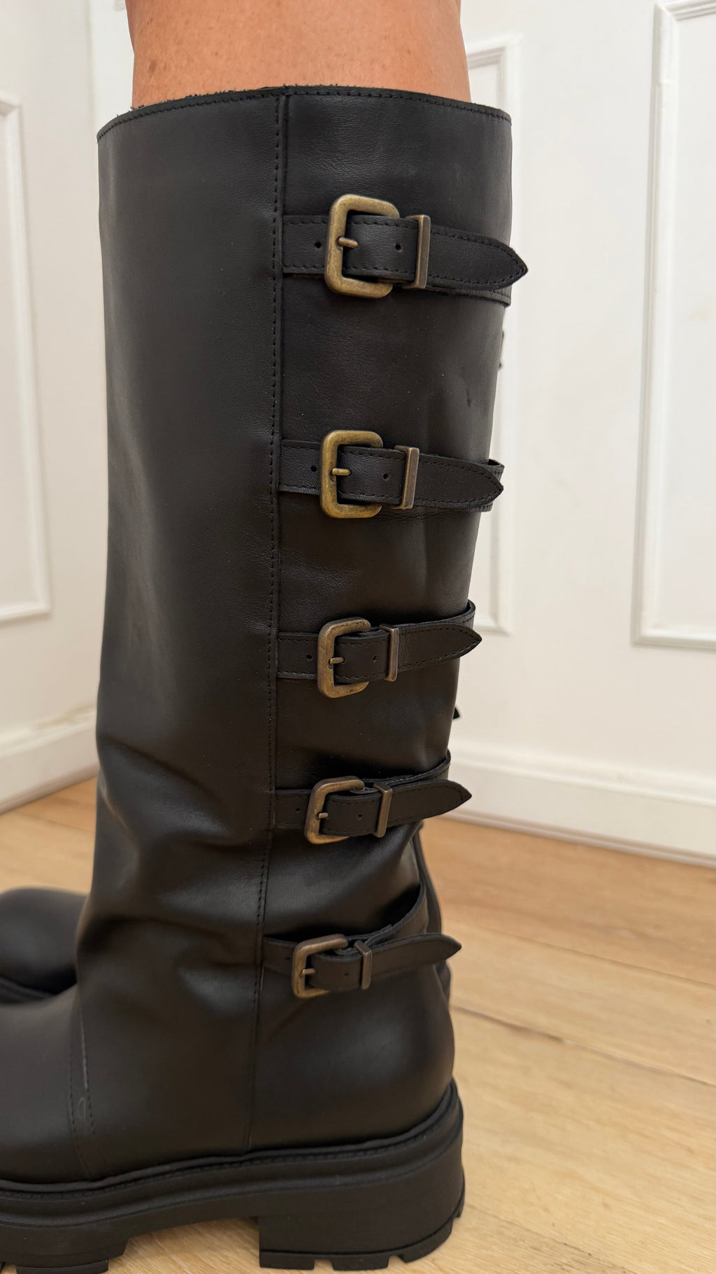 Anfibio alti con fibbie limite edition Divine Follie