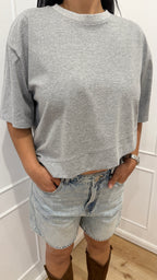T-shirt grigia con punta laterale Vicolo