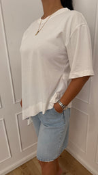 T shirt asimmetrica con punta vicolo