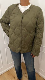 Piumino con impunture verde militare Haveone