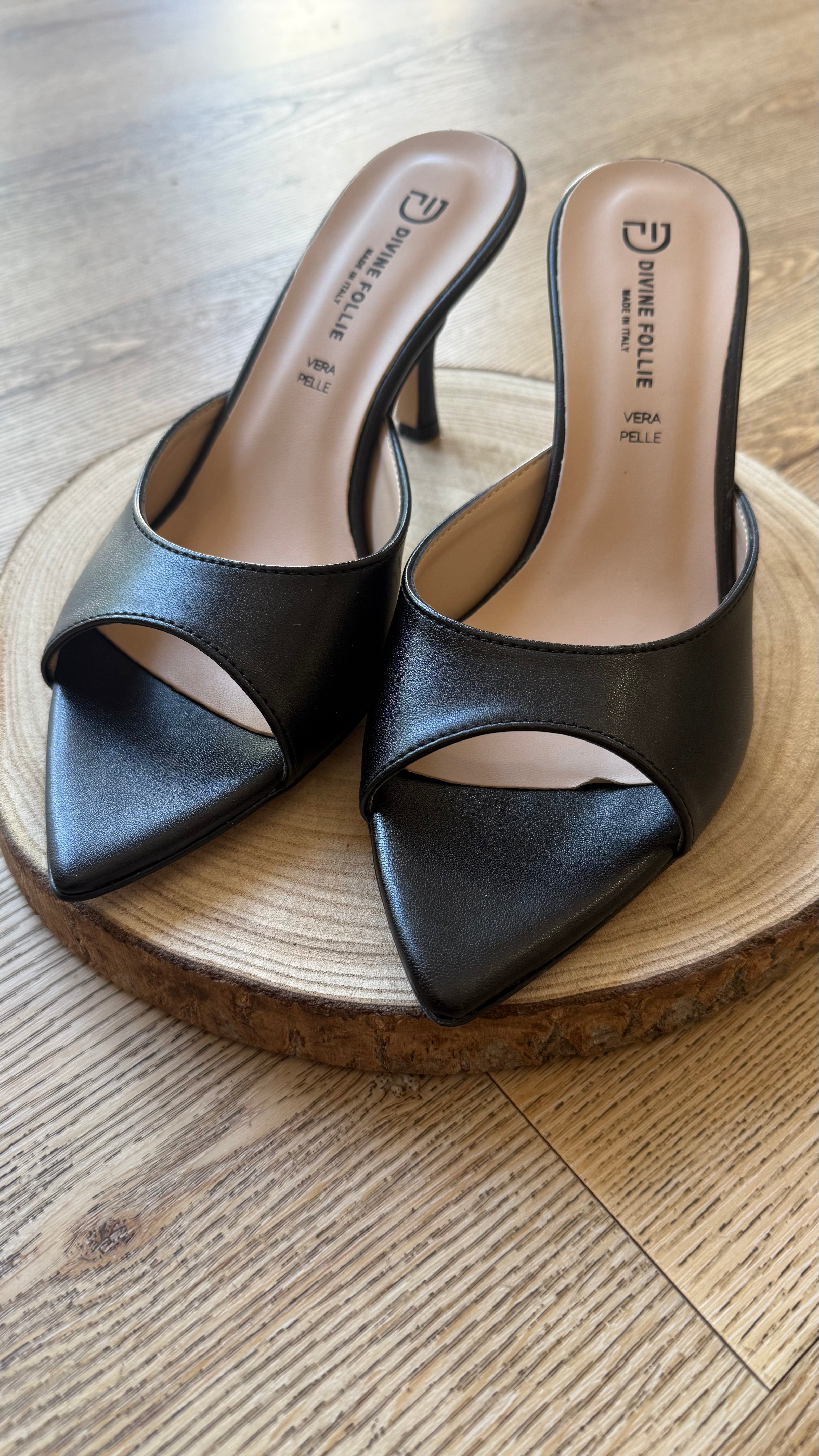 Décolleté sabot nera divine follie