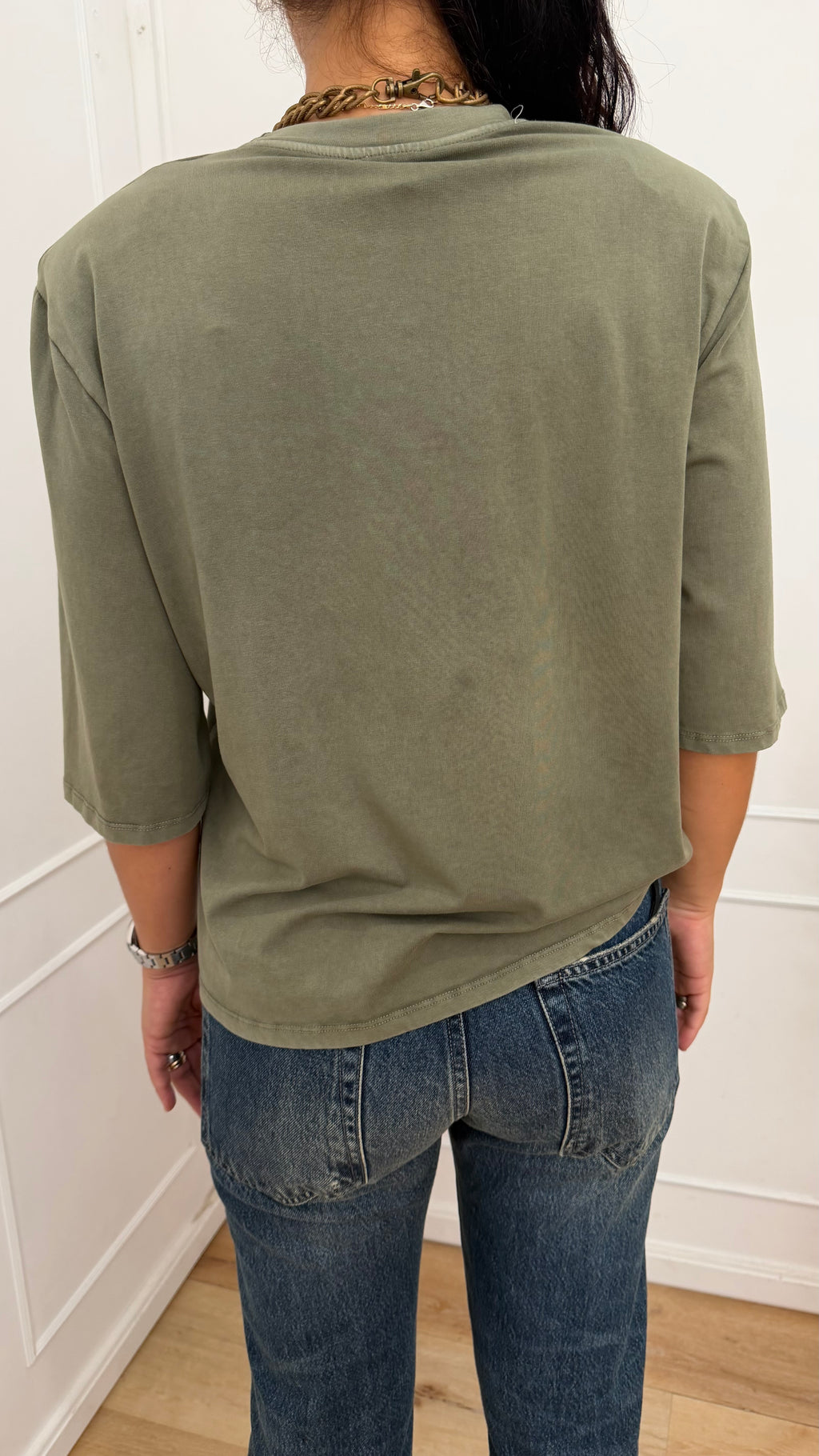 T-shirt verde con collana Susy Mix