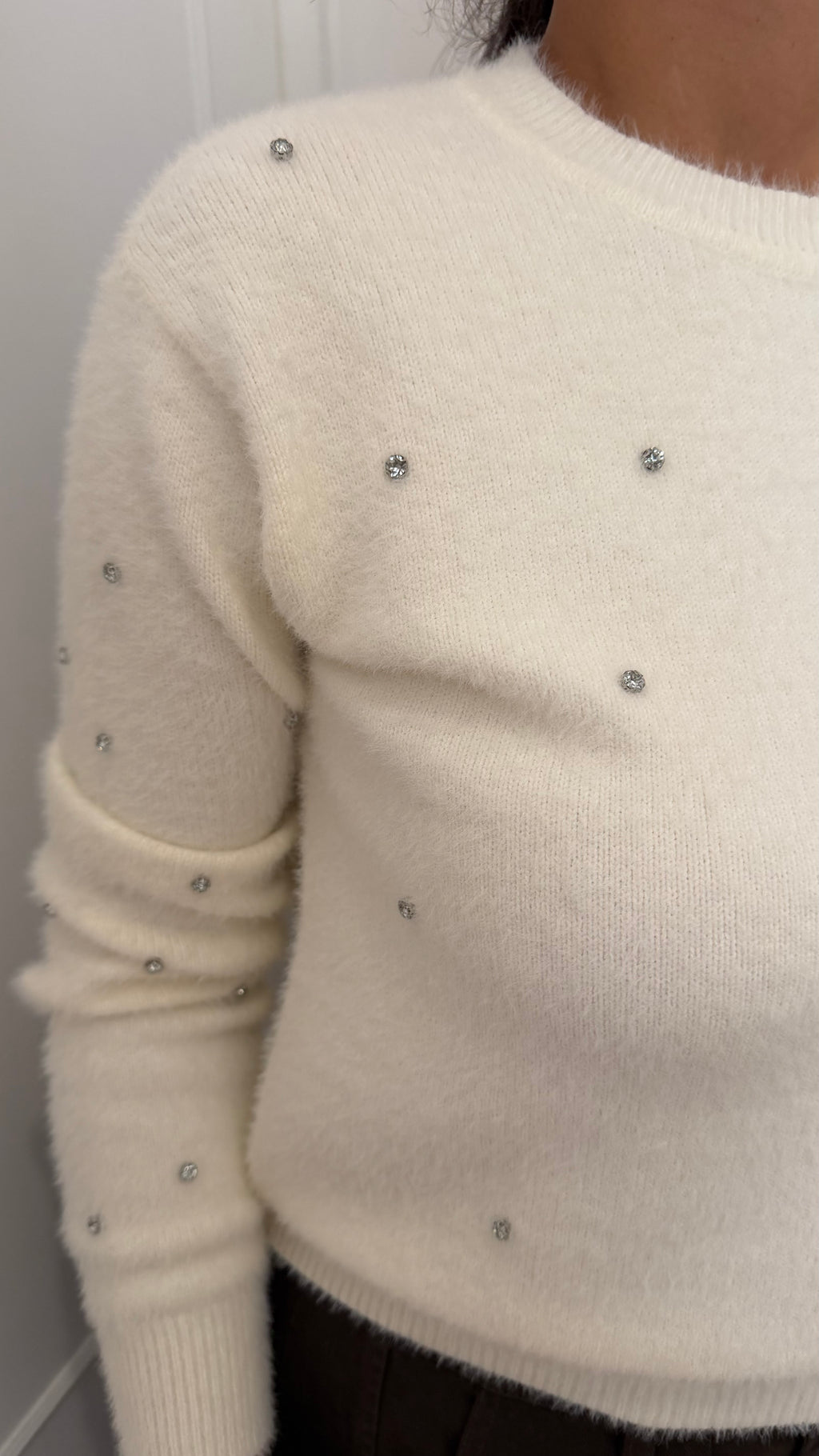 Paricollo panna effetto pelo con strass Griffai