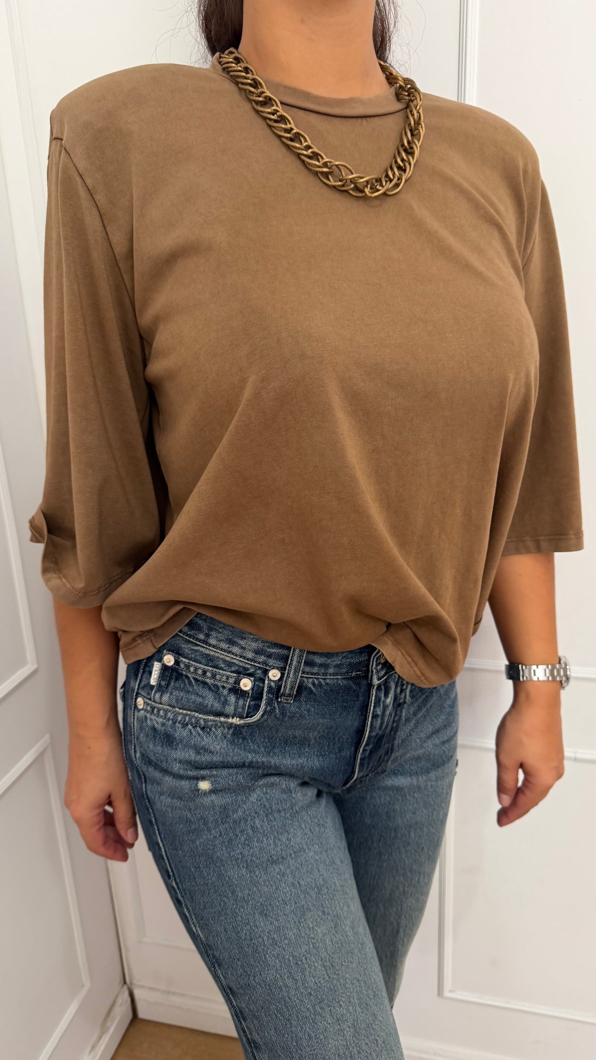 T-shirt cioccolato con collana Susy Mix