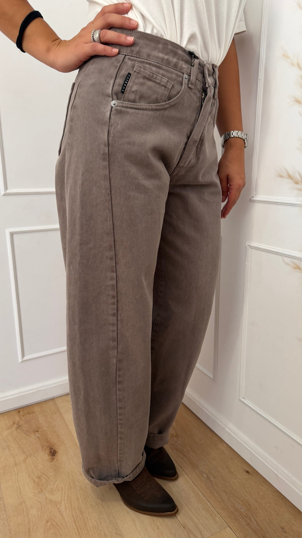 Jeans Lucy barrel in denim fango - HaveOne