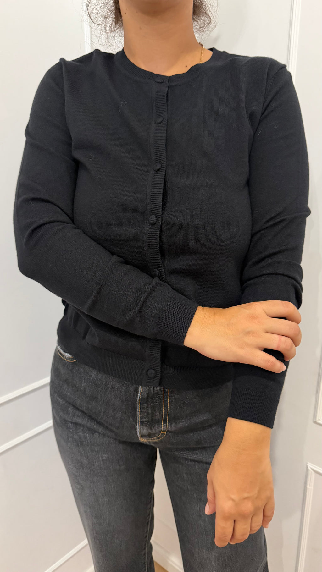 Cardigan paricollo nero basico in viscosa