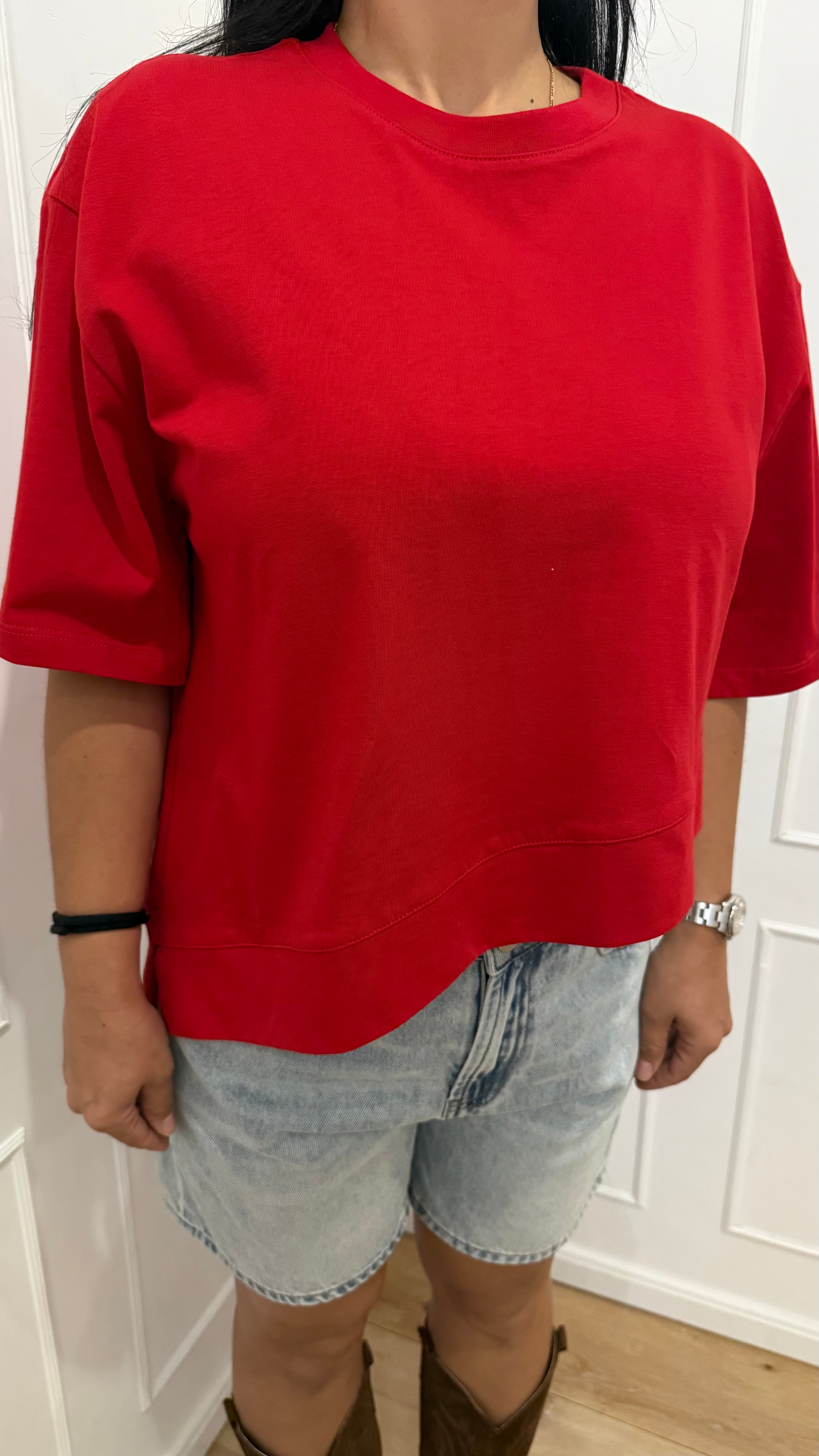 T-shirt rossa con punta laterale Vicolo