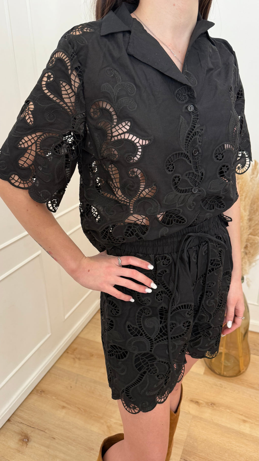 Camicia nera sangallo Glamorous