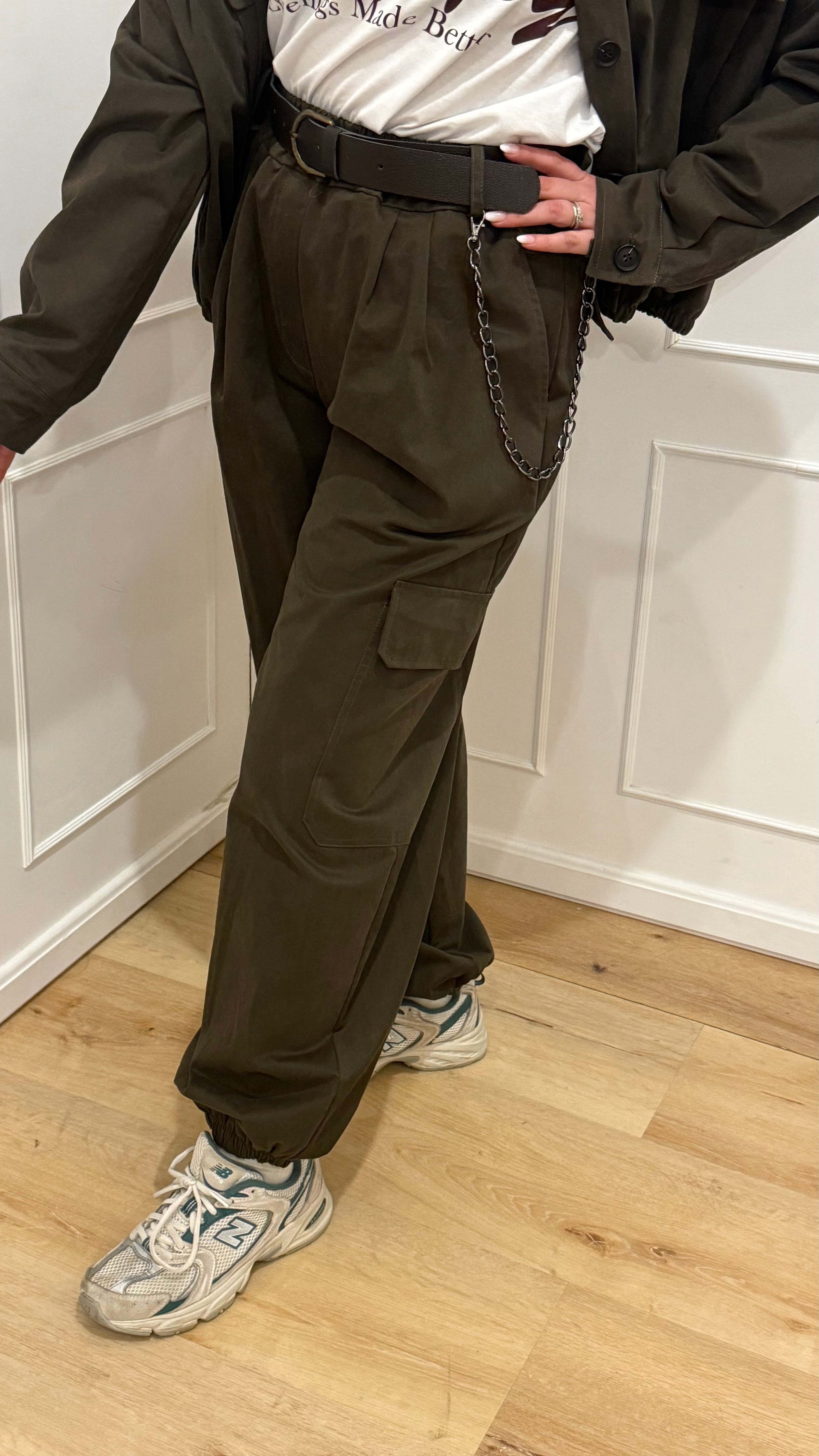 Pantalone cargo moro con catena vicolo
