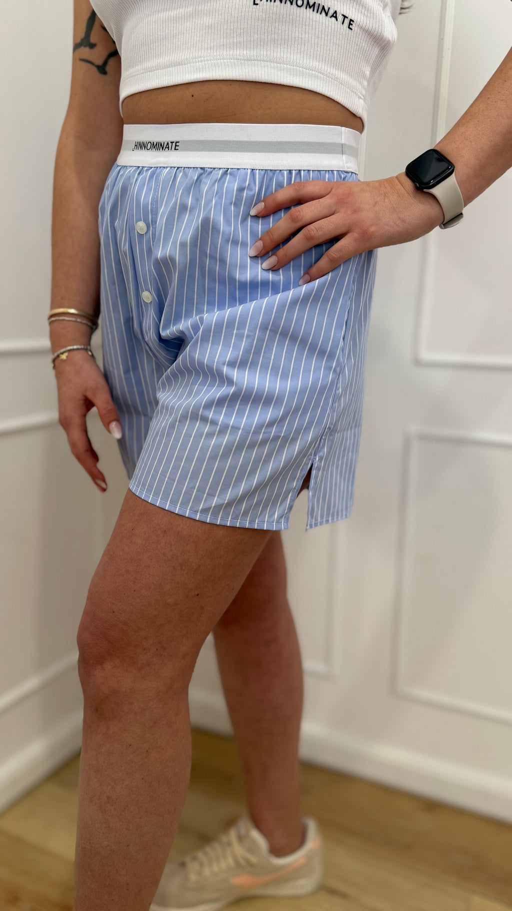 Bermuda in cotone rigato con elastico in vita azzurro Hinnominate