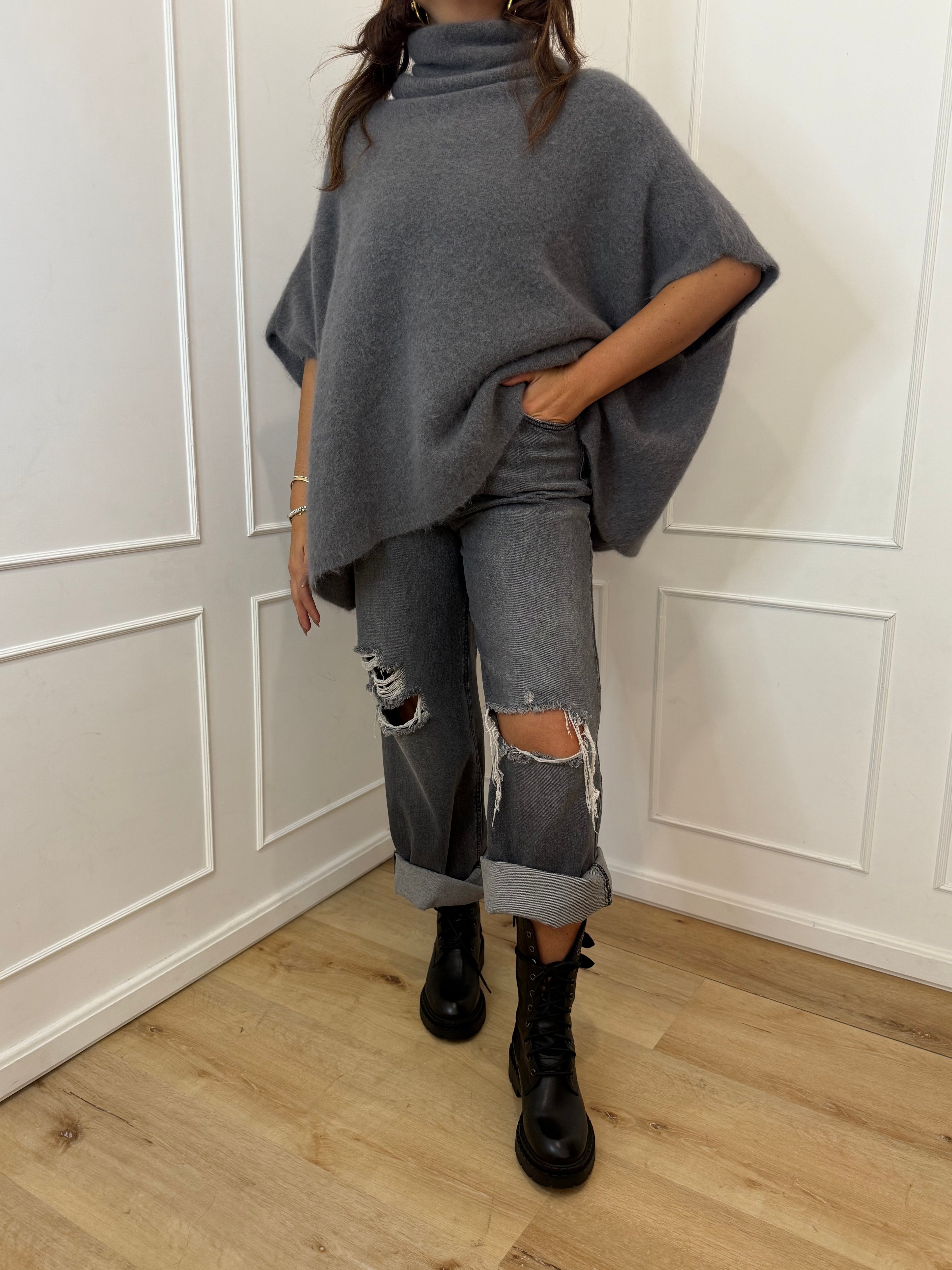 Jeans a palazzo con rotture  Hinnominate