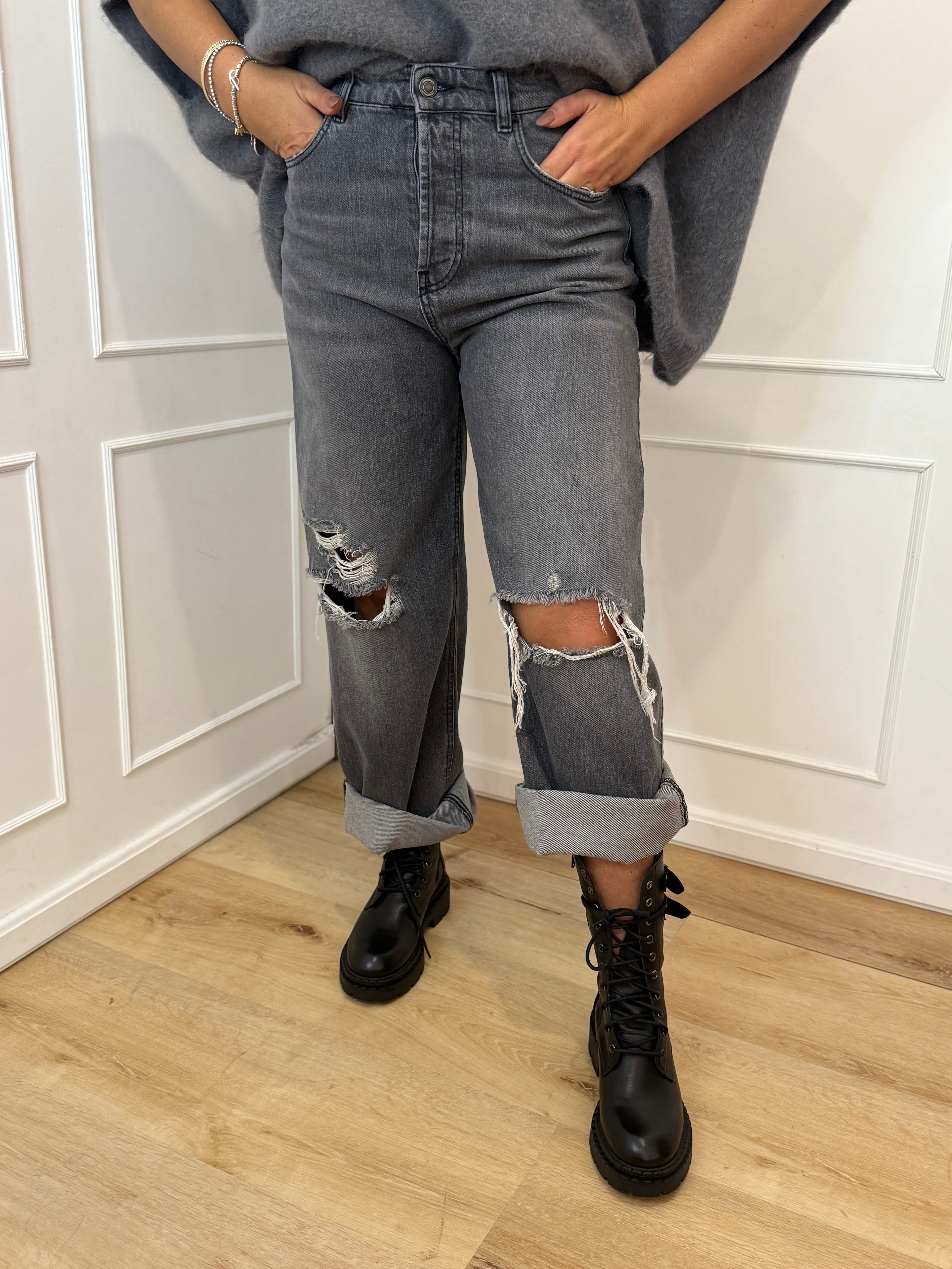 Jeans a palazzo con rotture  Hinnominate