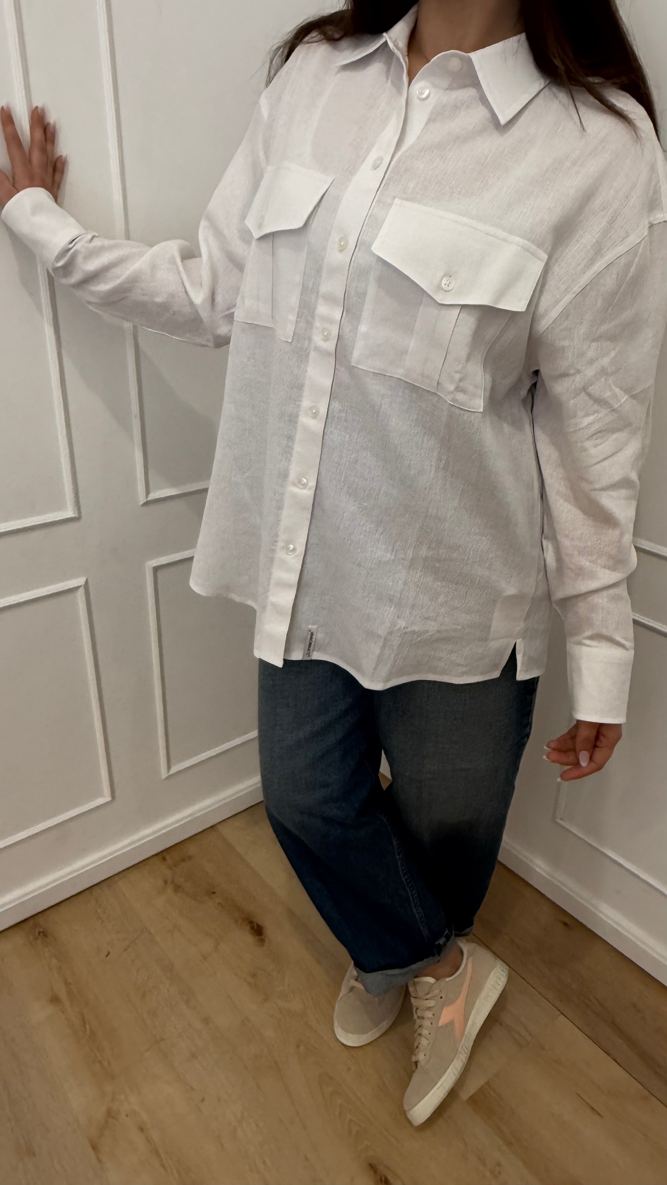 Camicia in lino con tasche frontali bianca Hinnominate