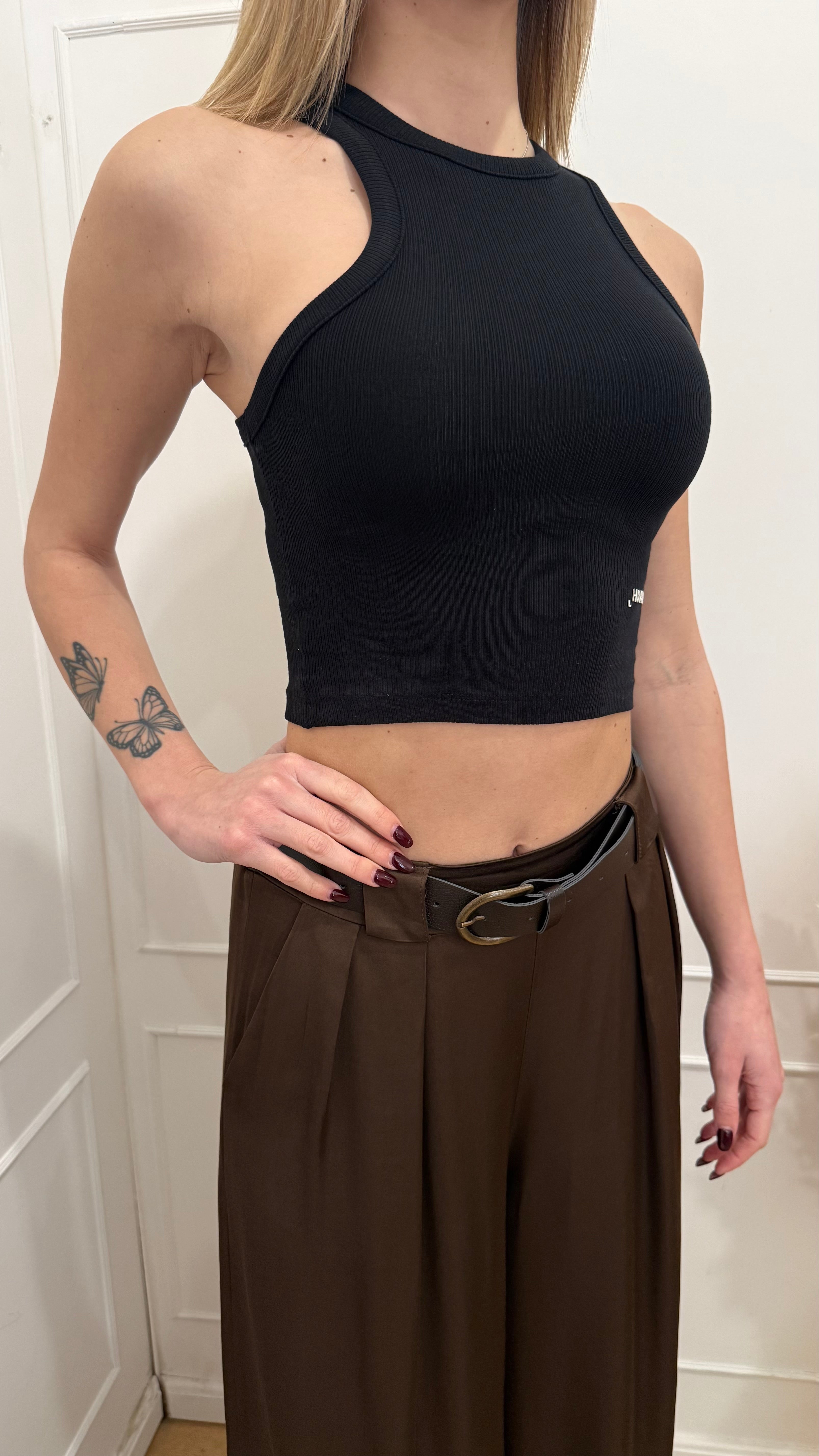 Crop top nero Hinnominate