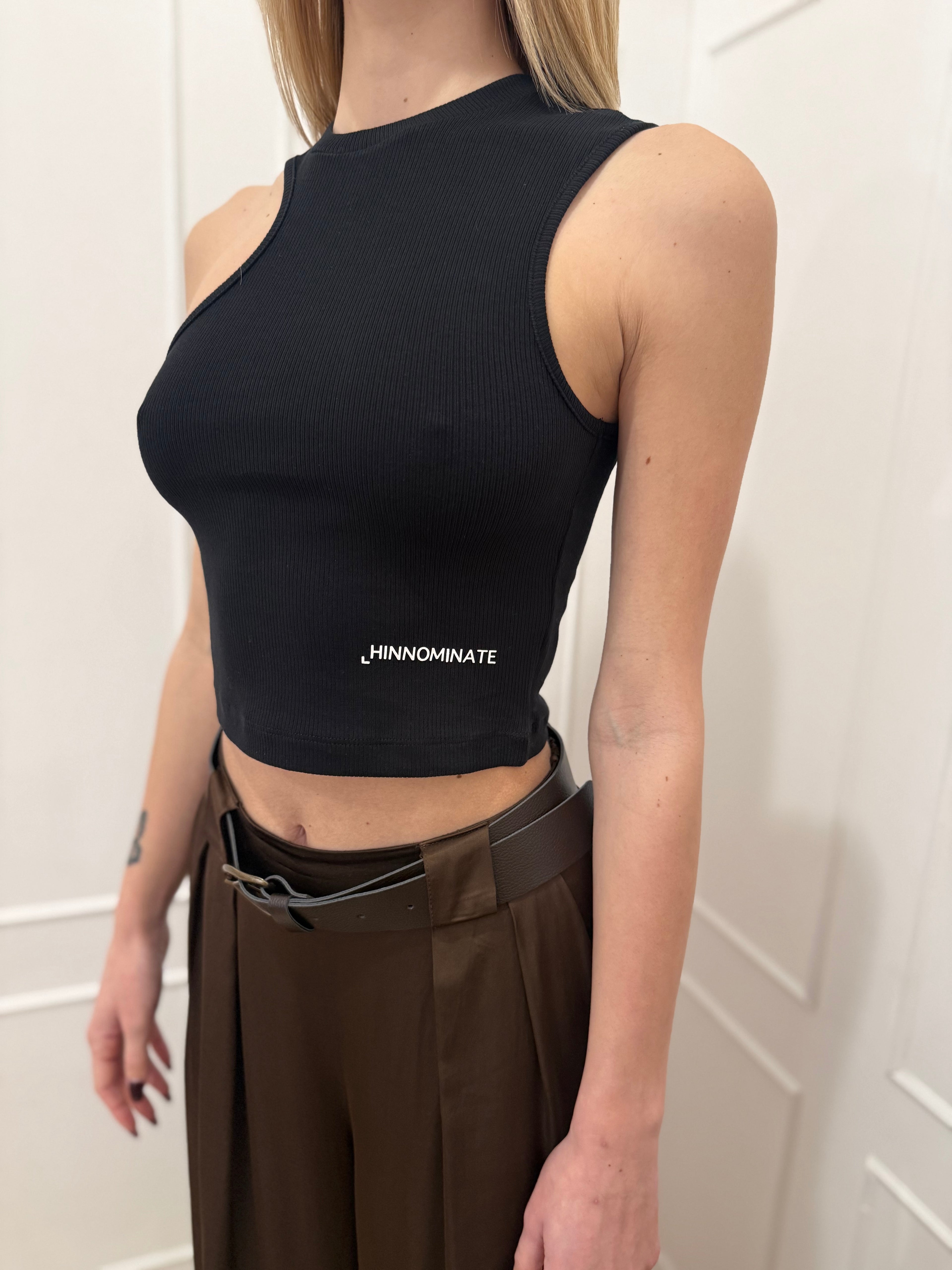 Top In Costina Con Apertura nera  HINNOMINATE