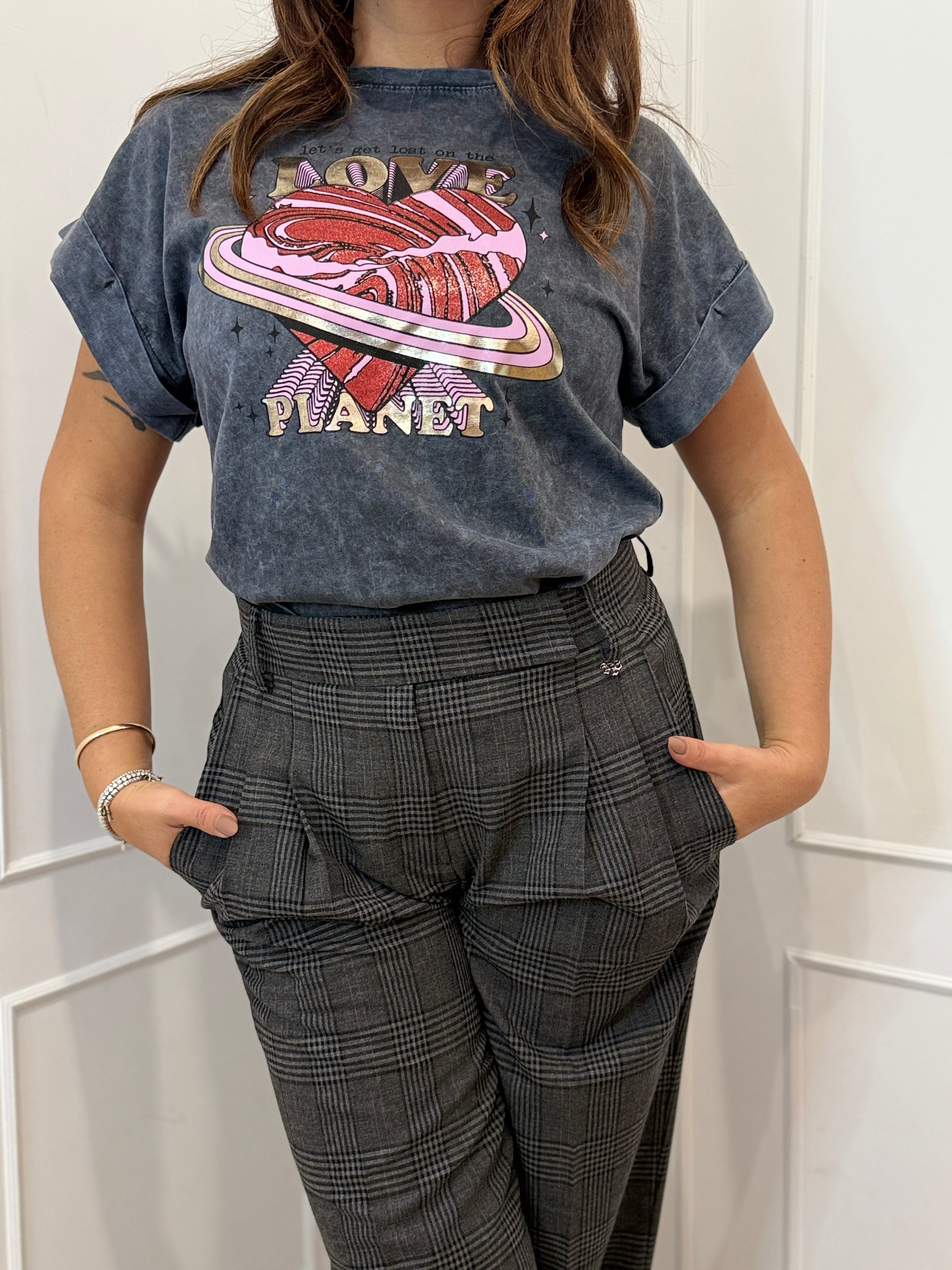 T shirt love planet kontatto