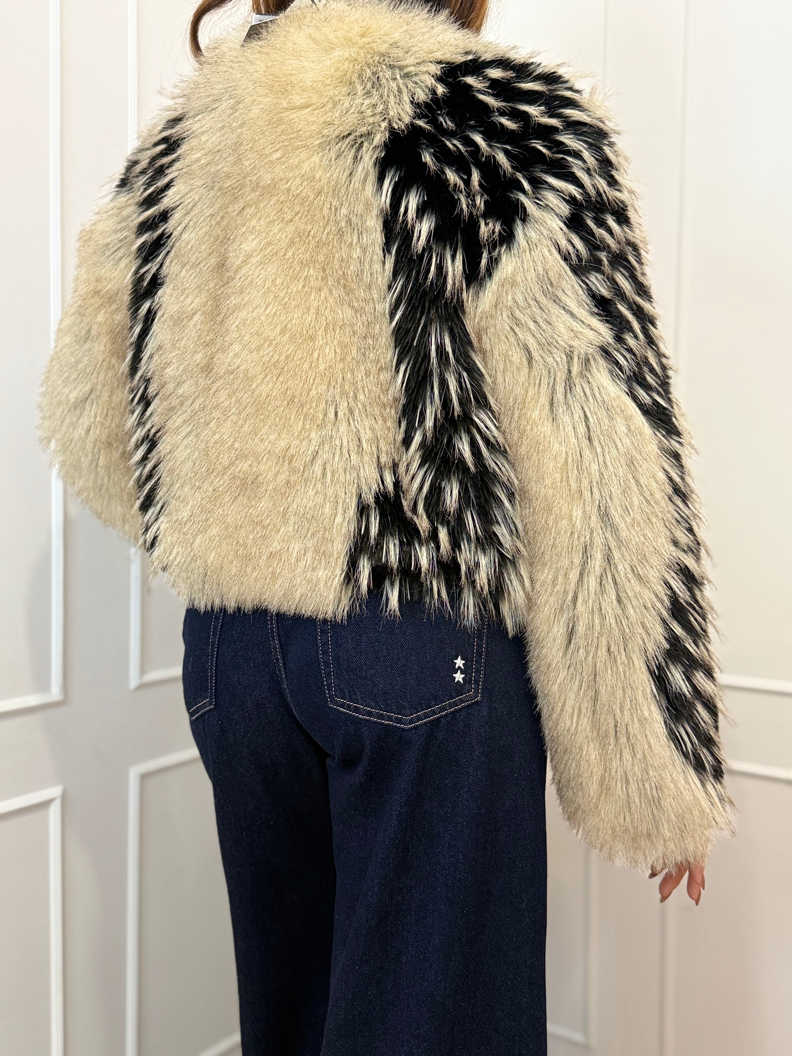 Ecofur black&white Le Voliere