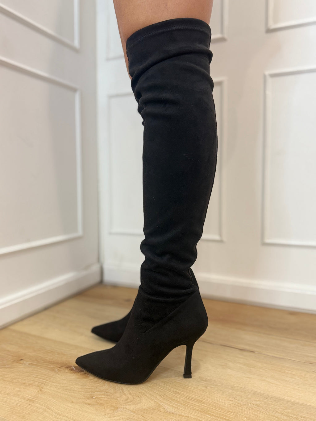 Stivale camoscio nero Divine Follie