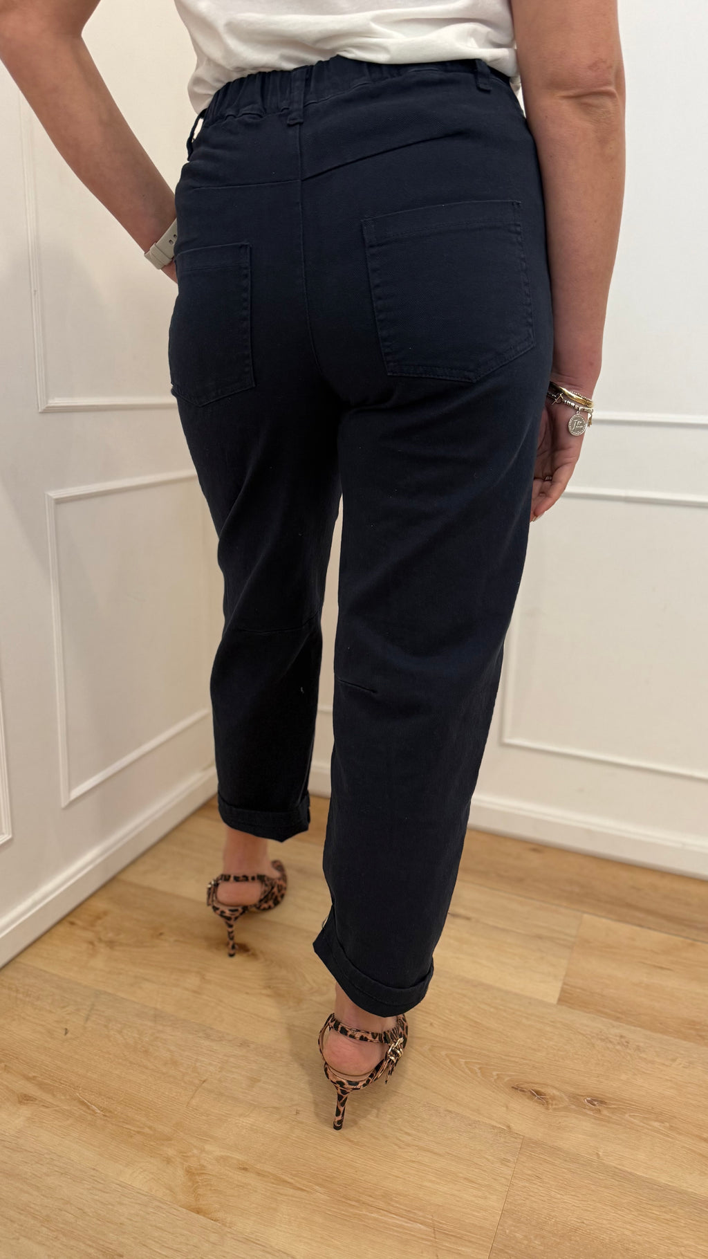 Pantalone vita bassa barrel blu kontatto