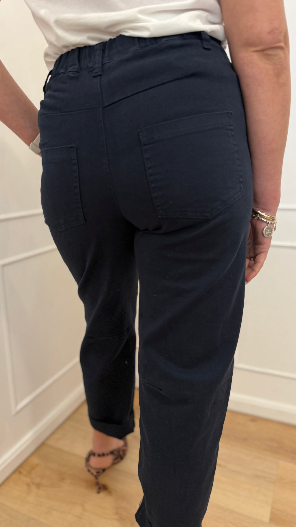 Pantalone vita bassa barrel blu kontatto