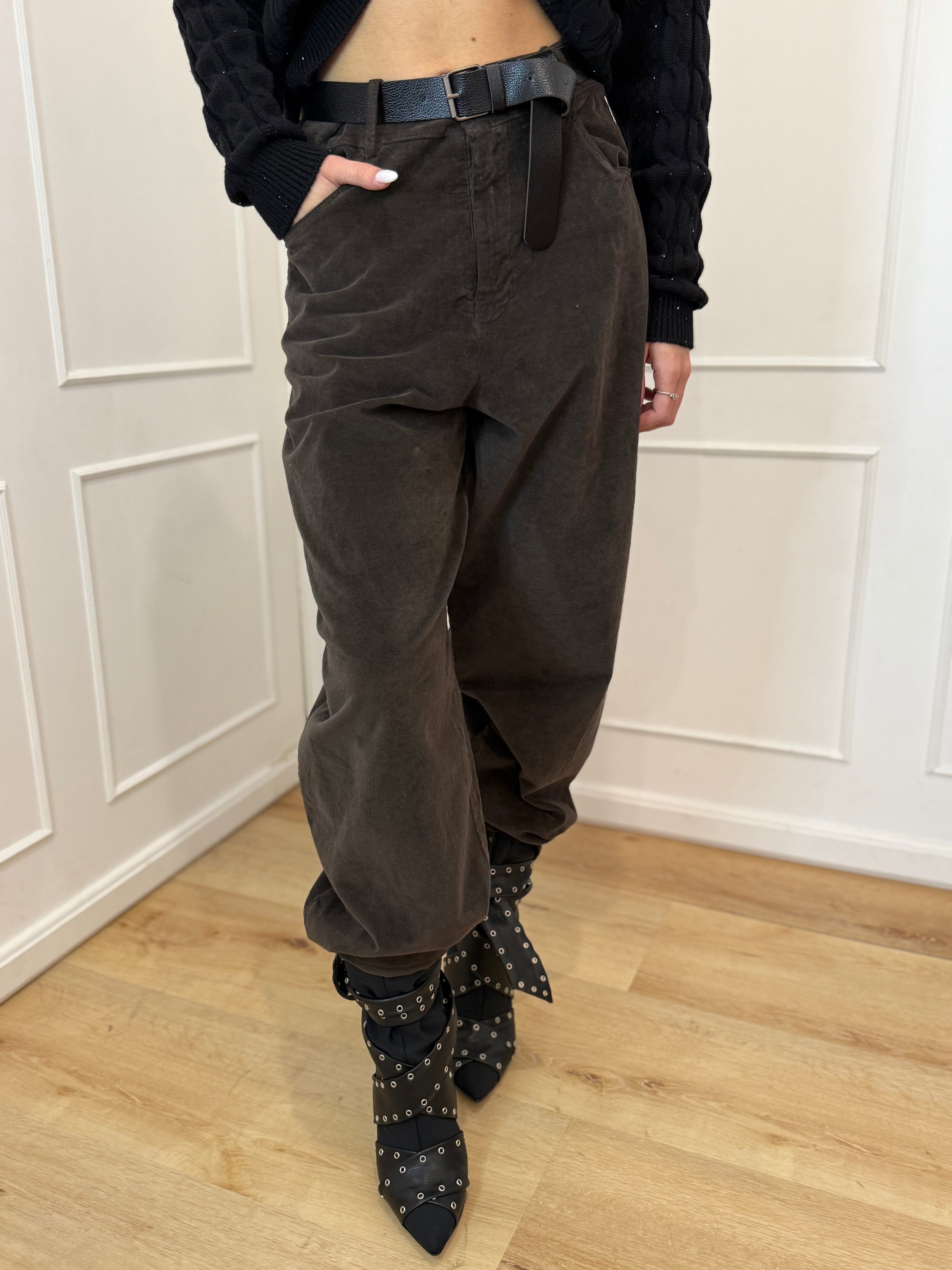 Pantalone uovo con cintura susymix