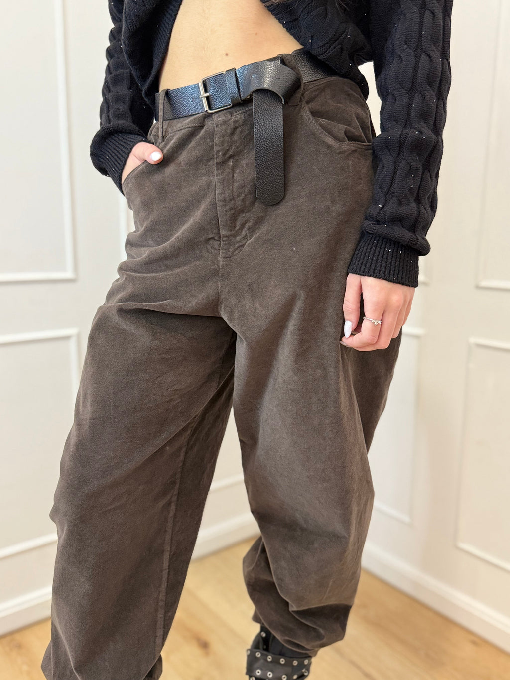 Pantalone uovo con cintura susymix